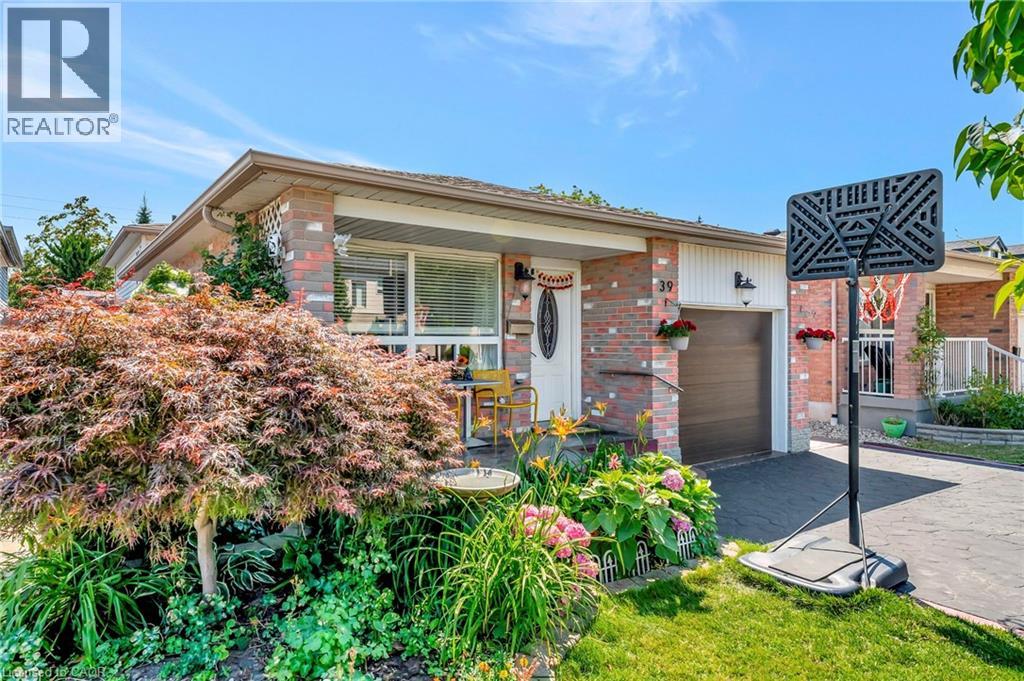 39 Marilyn Court, Hamilton, Ontario  L9B 2T5 - Photo 37 - 40775250