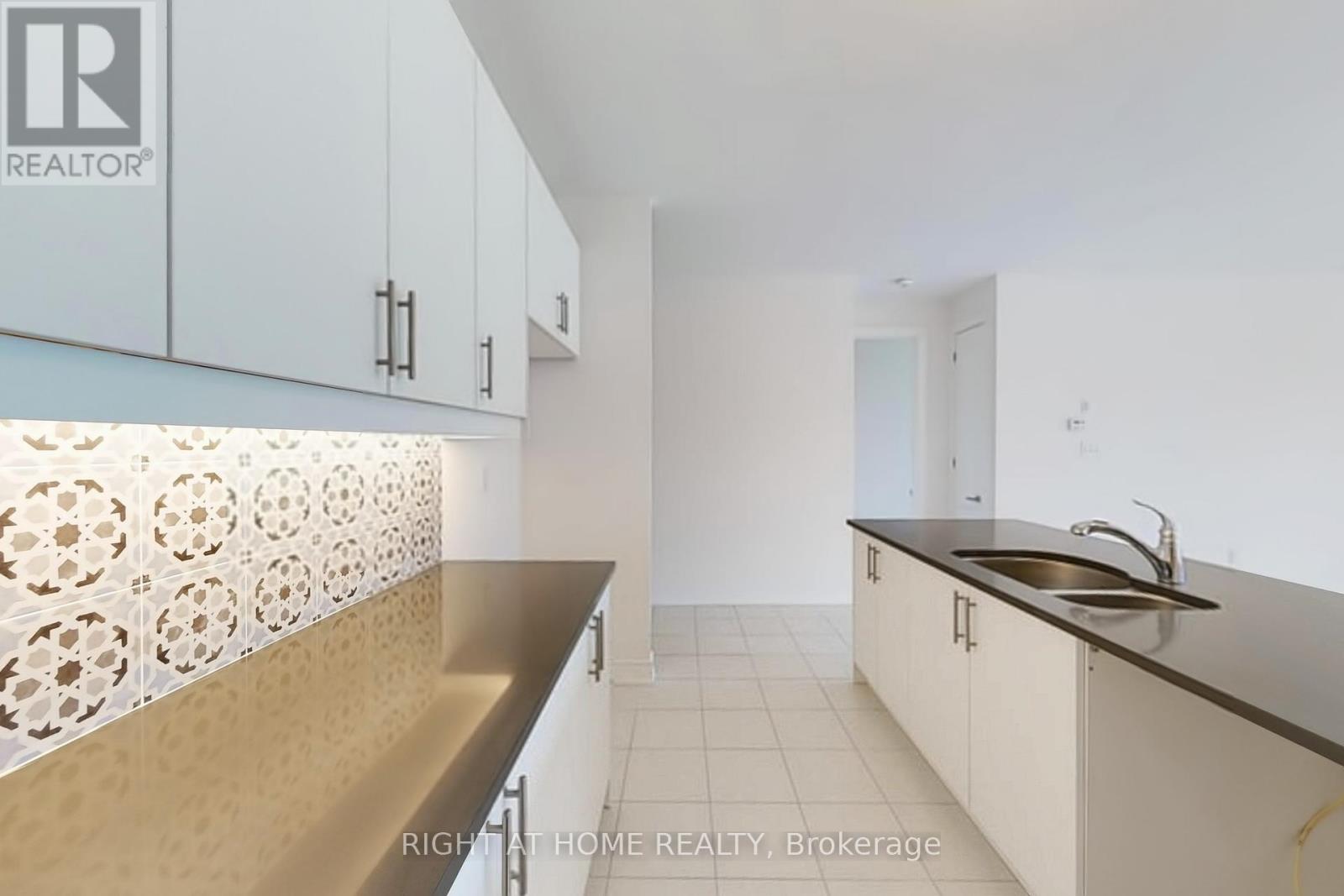 254 Wilcox Drive, Clearview, Ontario  L0M 1S0 - Photo 13 - S12437712