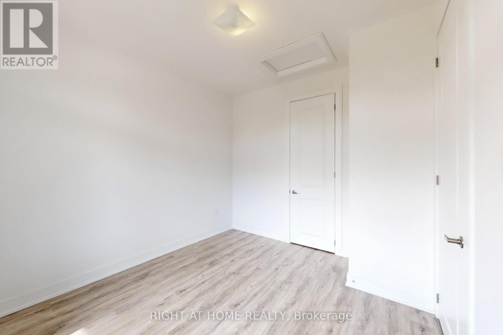 254 Wilcox Drive, Clearview, Ontario  L0M 1S0 - Photo 16 - S12437712