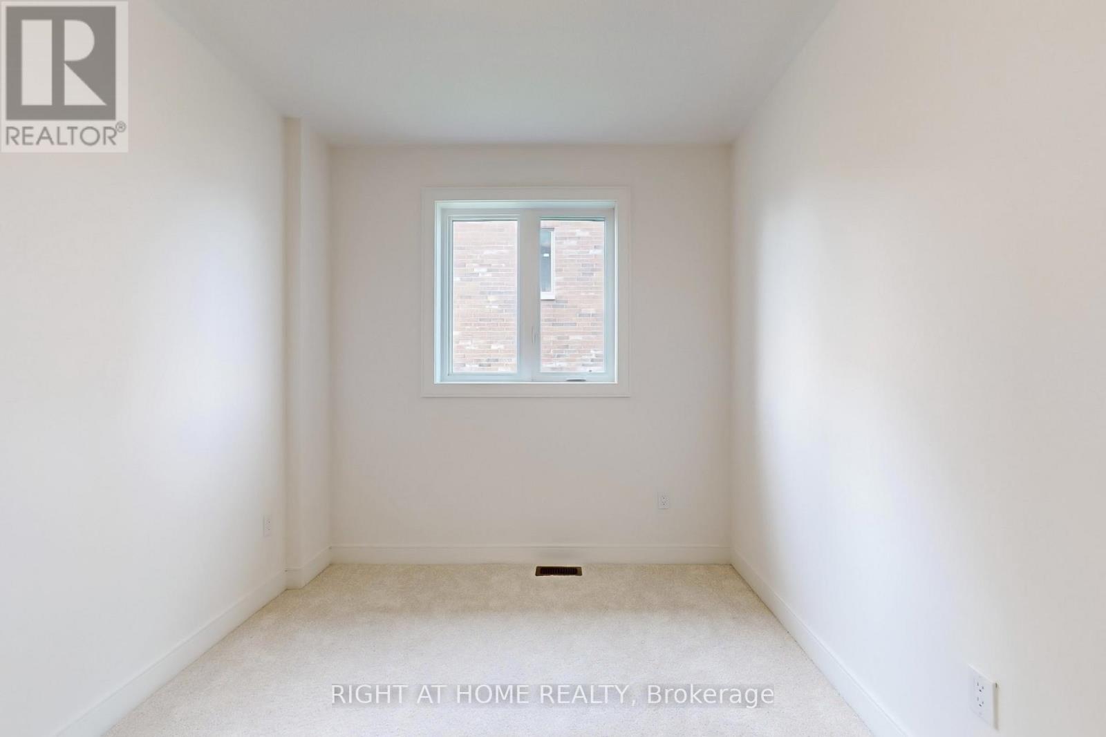 254 Wilcox Drive, Clearview, Ontario  L0M 1S0 - Photo 18 - S12437712
