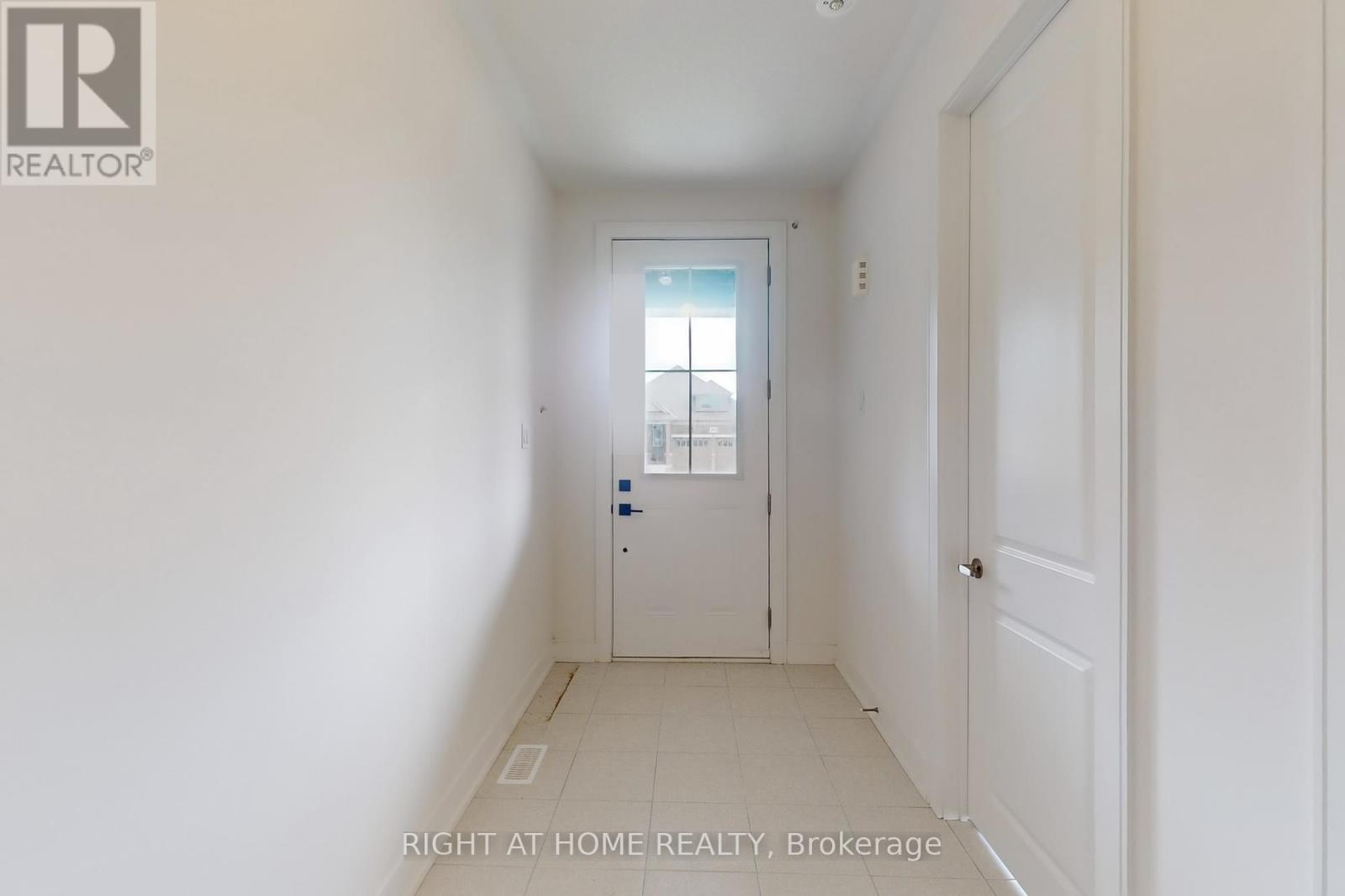 254 Wilcox Drive, Clearview, Ontario  L0M 1S0 - Photo 2 - S12437712