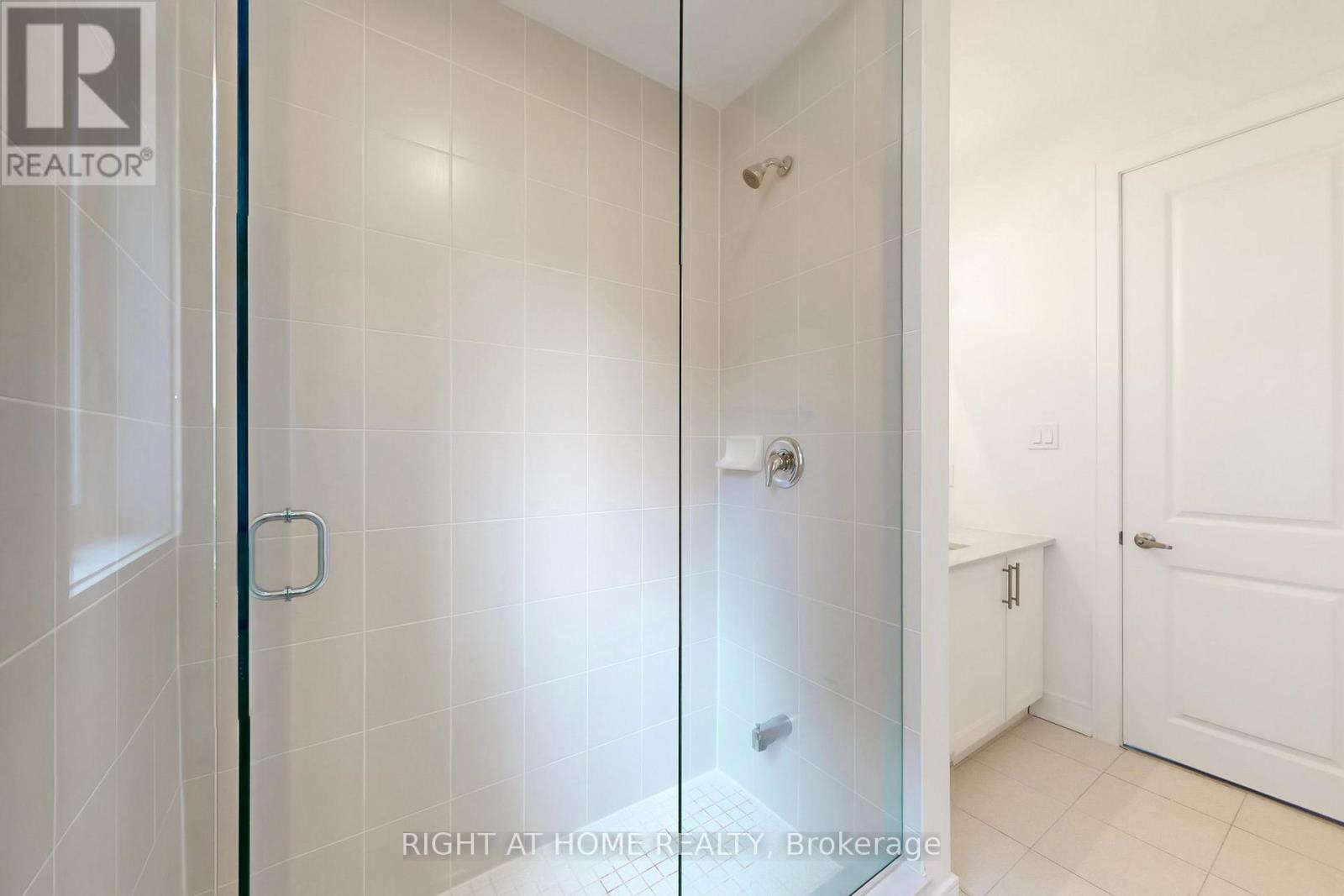 254 Wilcox Drive, Clearview, Ontario  L0M 1S0 - Photo 21 - S12437712