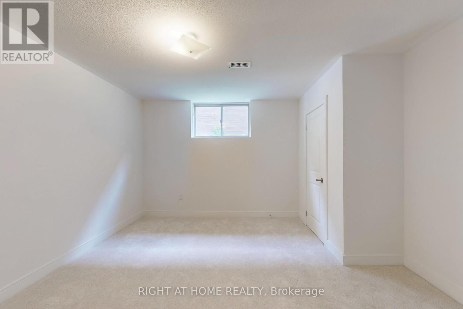 254 Wilcox Drive, Clearview, Ontario  L0M 1S0 - Photo 37 - S12437712