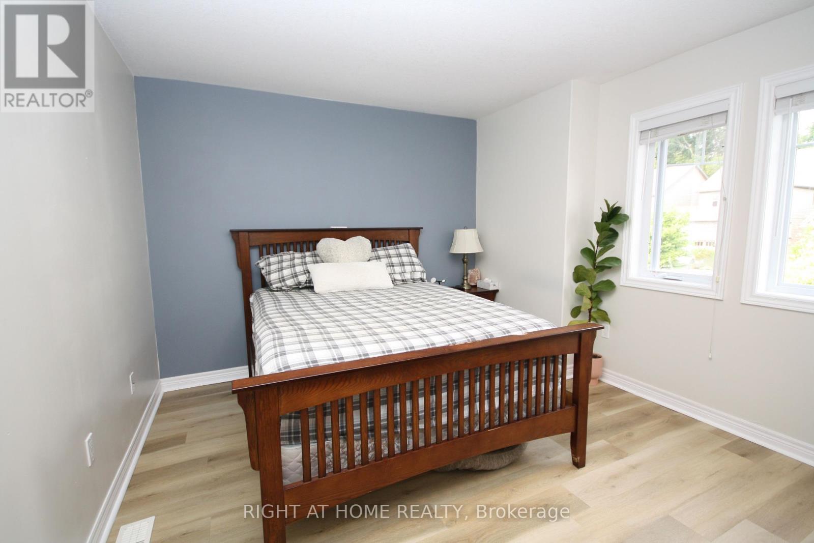 1039 Cook Drive, Midland, Ontario  L4R 0E4 - Photo 14 - S12437825