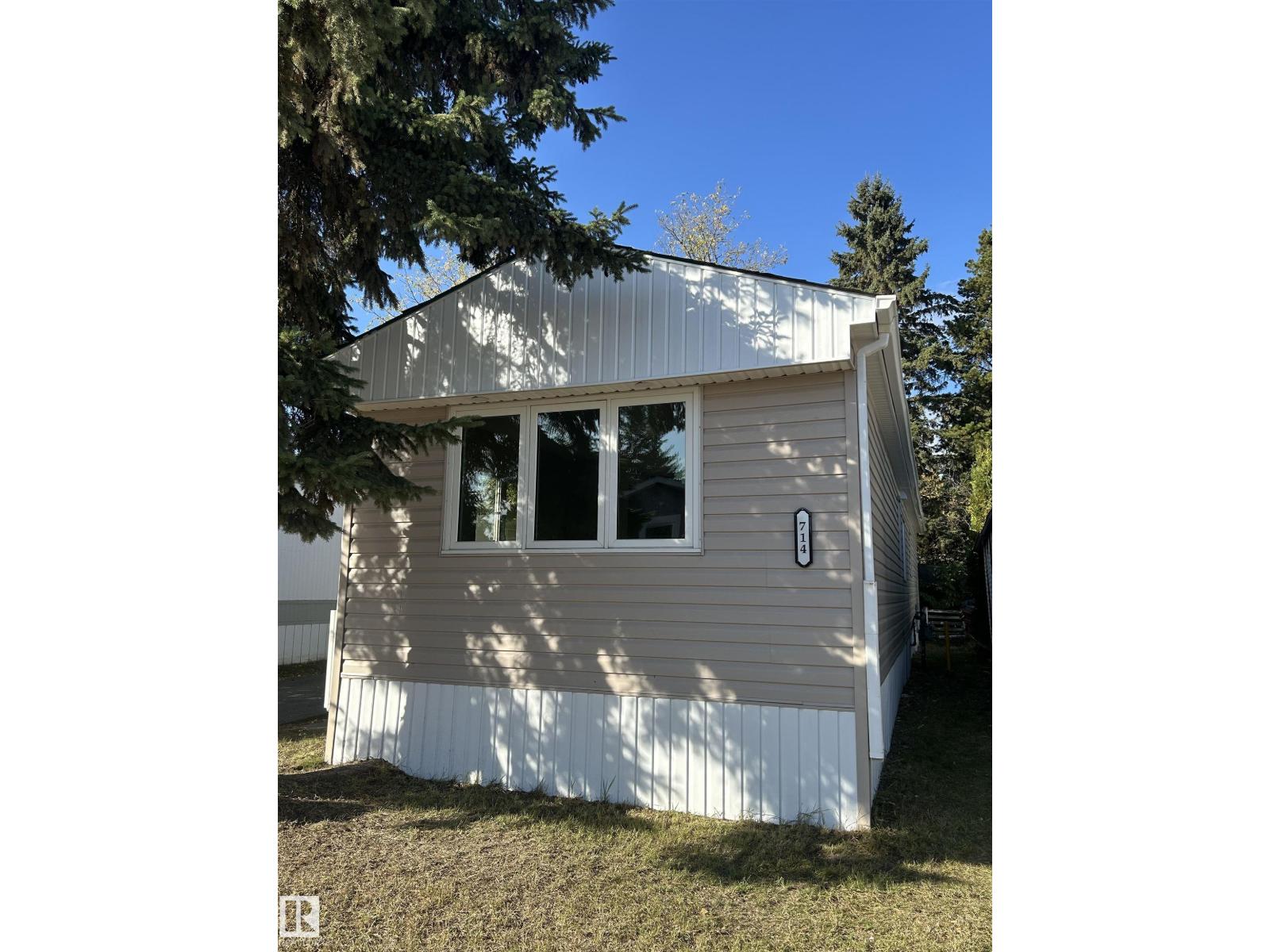 714 West Ridge Pl Nw Nw, Edmonton, Alberta  T5S 1T5 - Photo 1 - E4460264