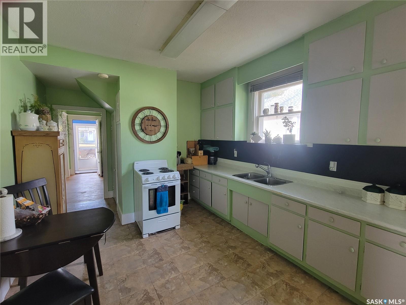 406 1st Street E, Wilkie, Saskatchewan  S0K 4W0 - Photo 5 - SK019793