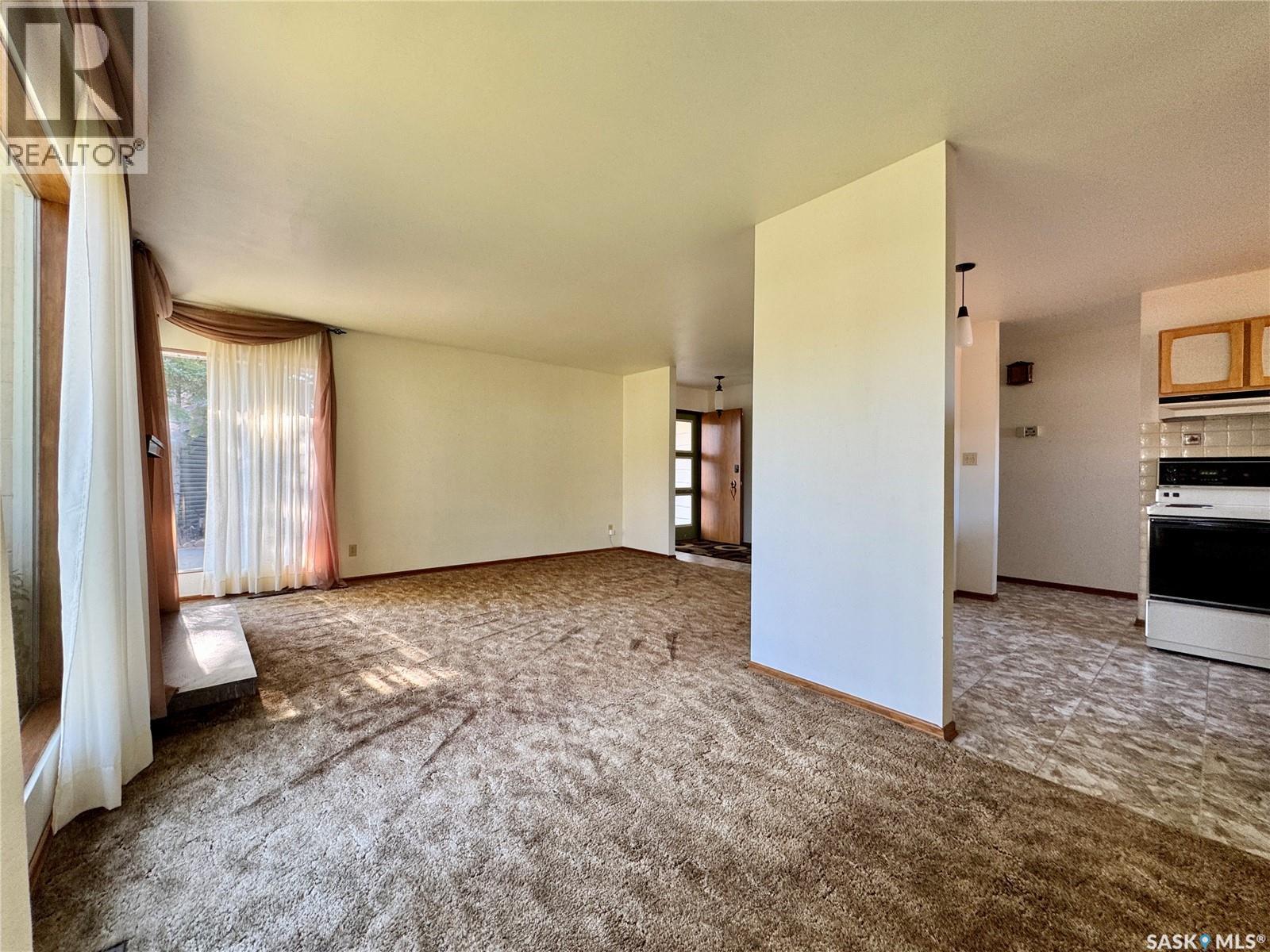 208 Hillside Bay, Langenburg, Saskatchewan  S0A 2A0 - Photo 10 - SK019788