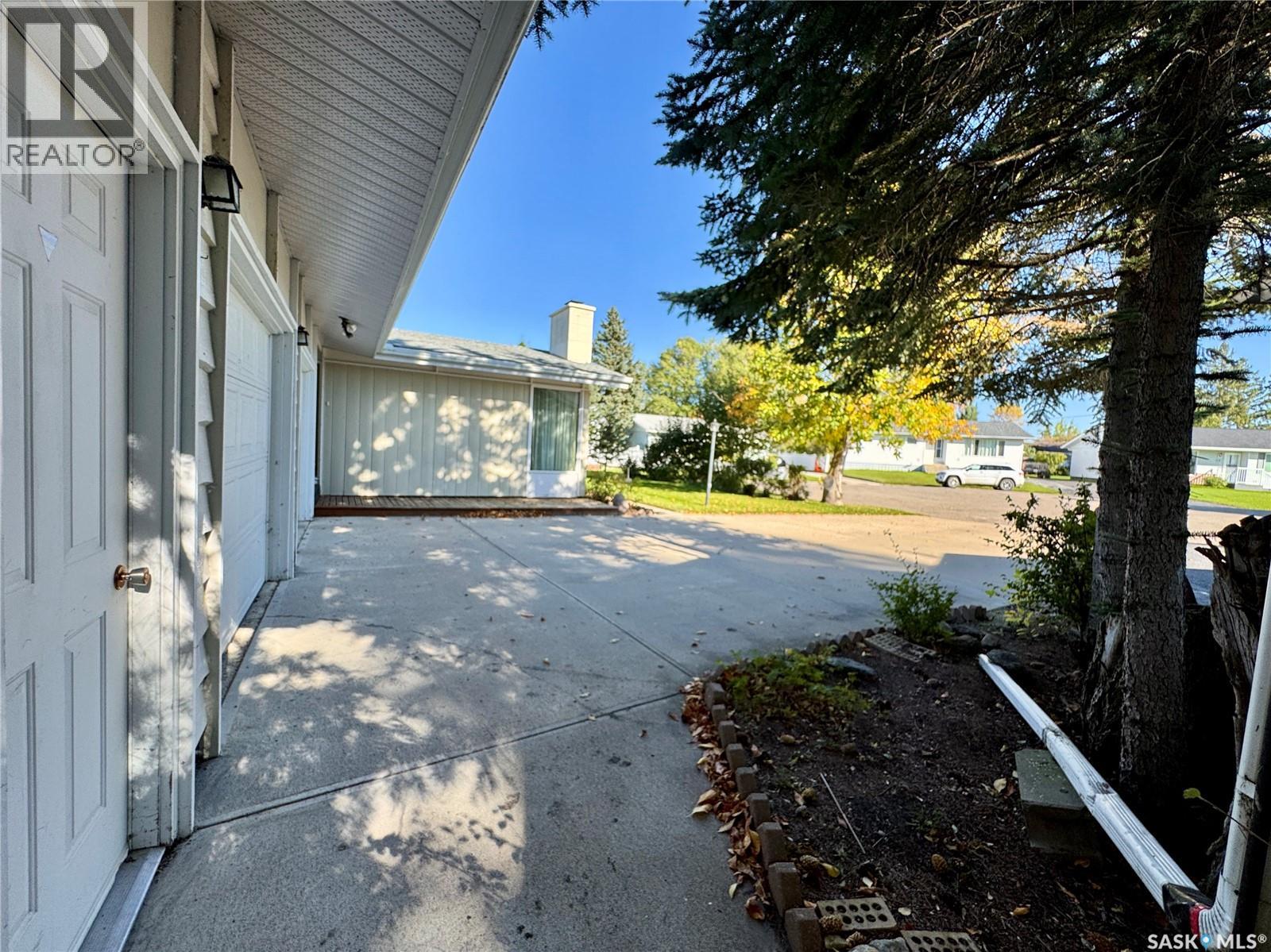 208 Hillside Bay, Langenburg, Saskatchewan  S0A 2A0 - Photo 35 - SK019788