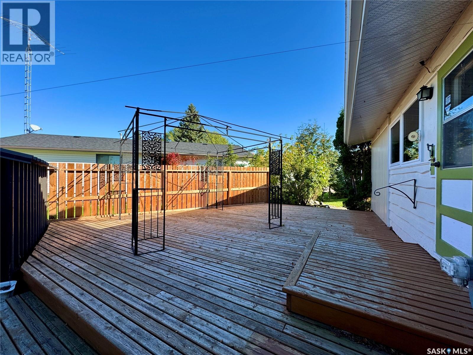 208 Hillside Bay, Langenburg, Saskatchewan  S0A 2A0 - Photo 39 - SK019788
