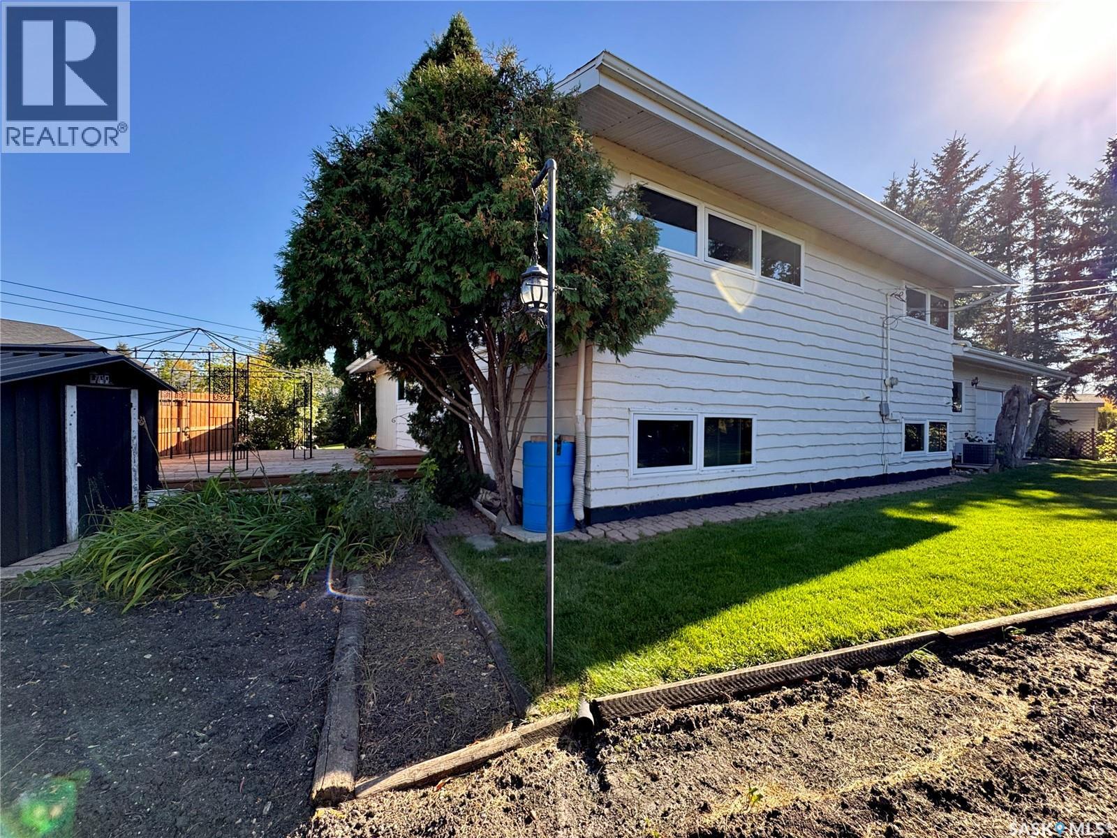 208 Hillside Bay, Langenburg, Saskatchewan  S0A 2A0 - Photo 40 - SK019788