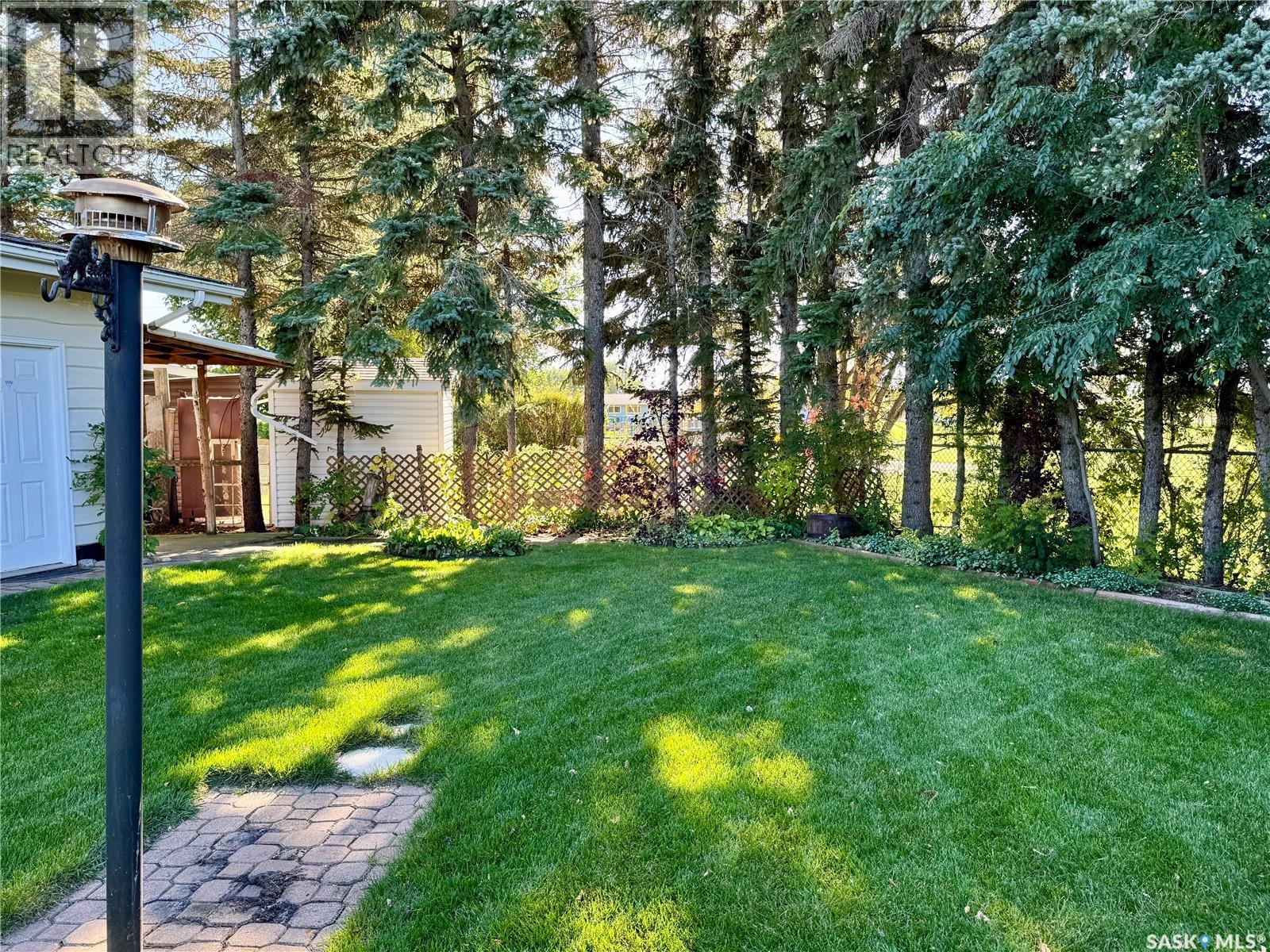 208 Hillside Bay, Langenburg, Saskatchewan  S0A 2A0 - Photo 46 - SK019788
