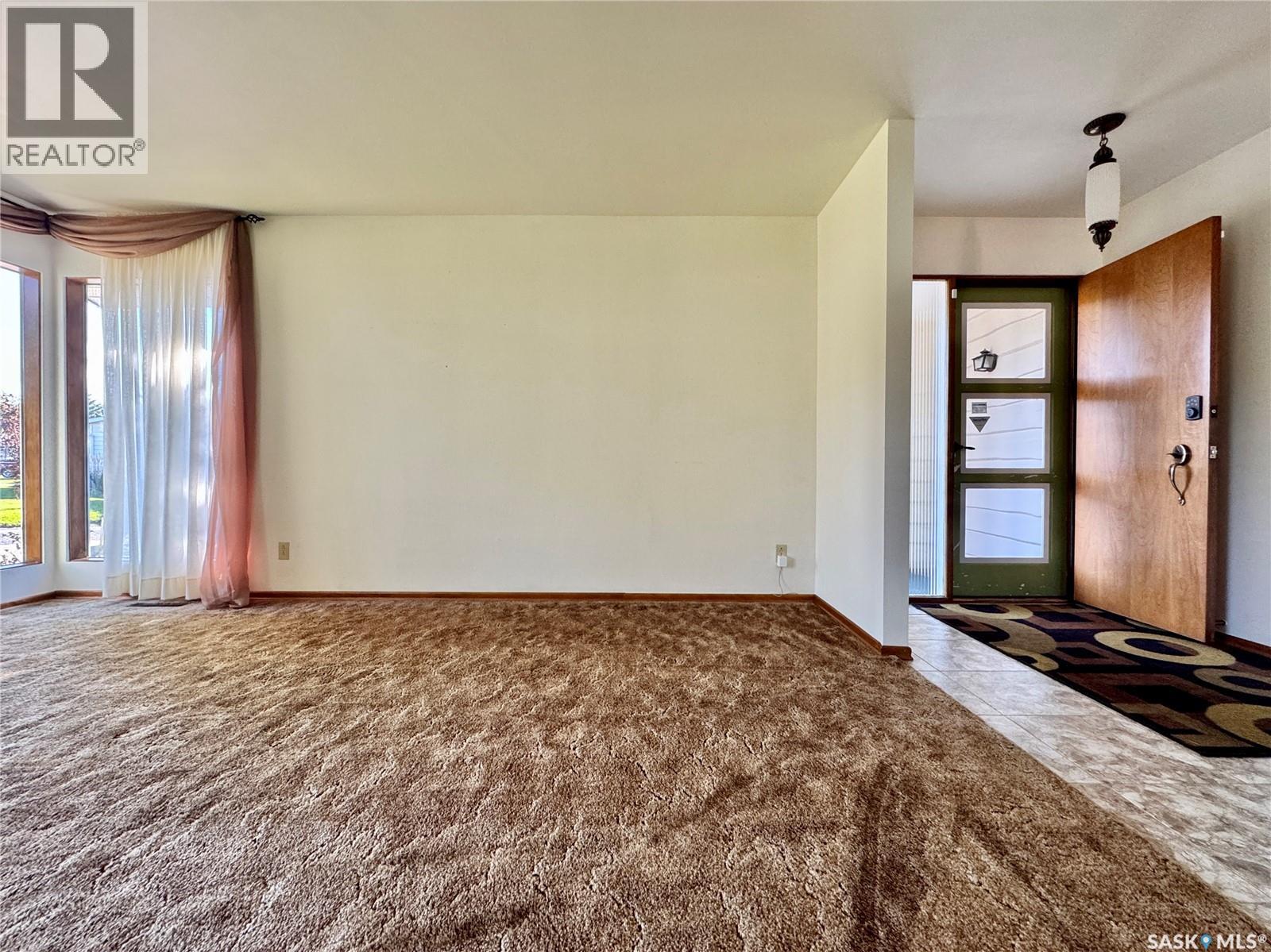 208 Hillside Bay, Langenburg, Saskatchewan  S0A 2A0 - Photo 7 - SK019788