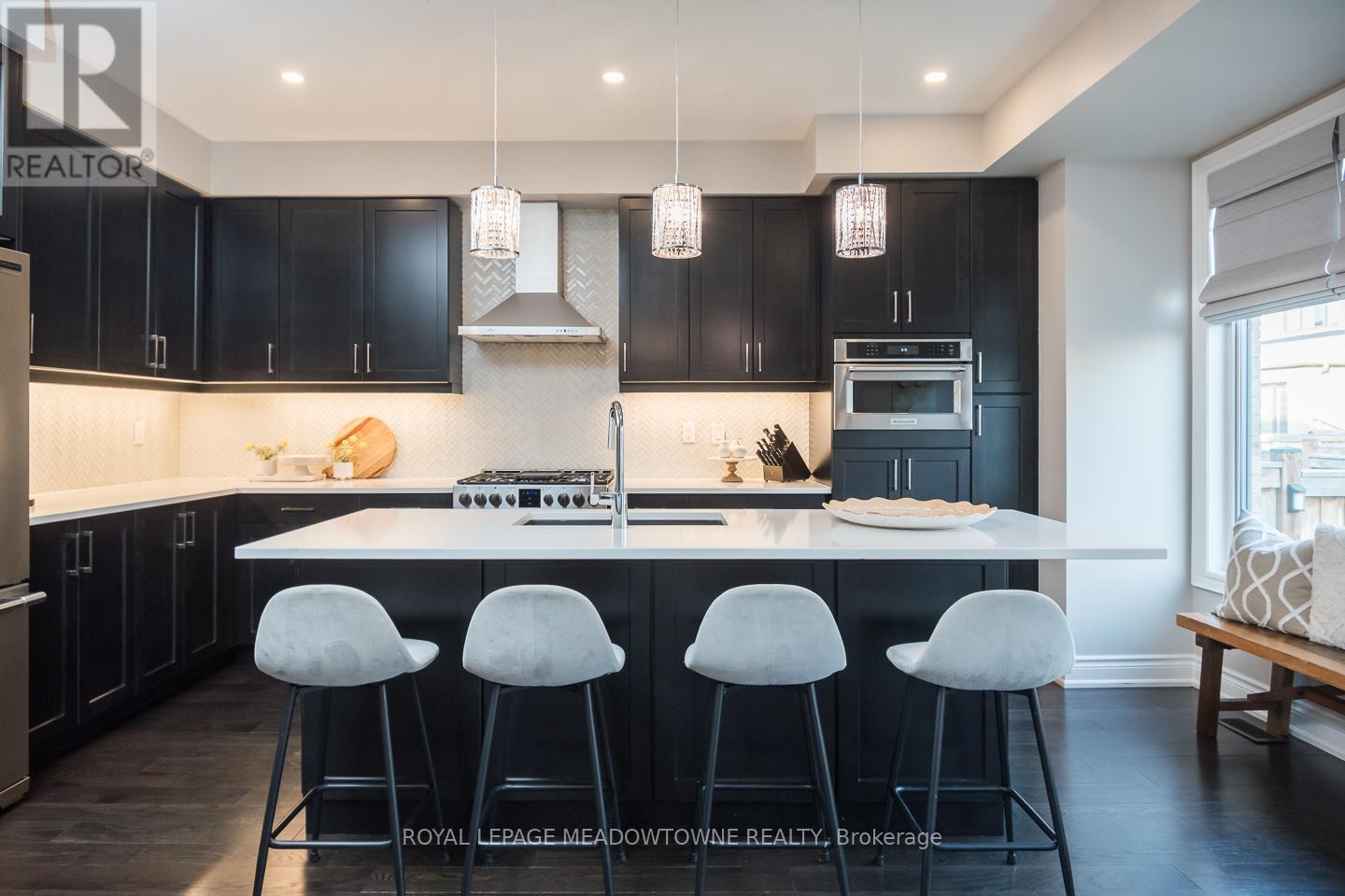 390 Ramsey Place, Milton, Ontario  L9E 1N3 - Photo 12 - W12437660