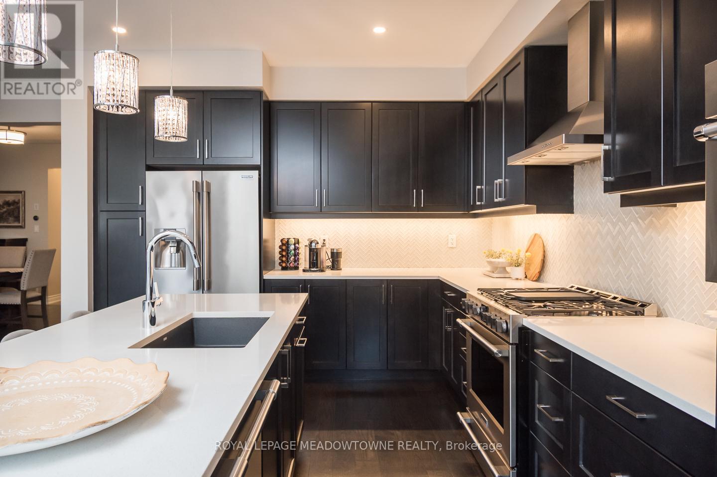 390 Ramsey Place, Milton, Ontario  L9E 1N3 - Photo 15 - W12437660