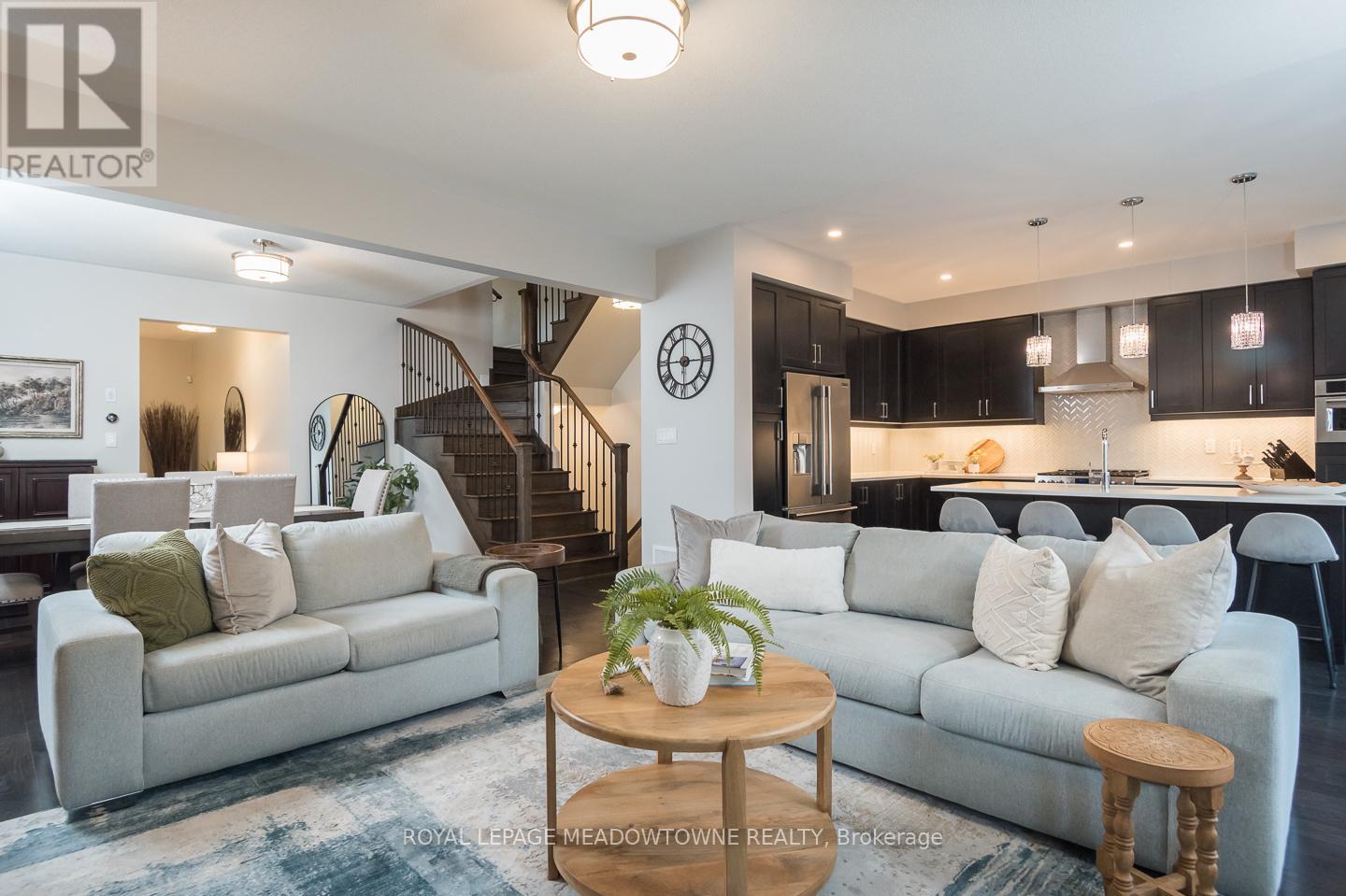 390 Ramsey Place, Milton, Ontario  L9E 1N3 - Photo 17 - W12437660