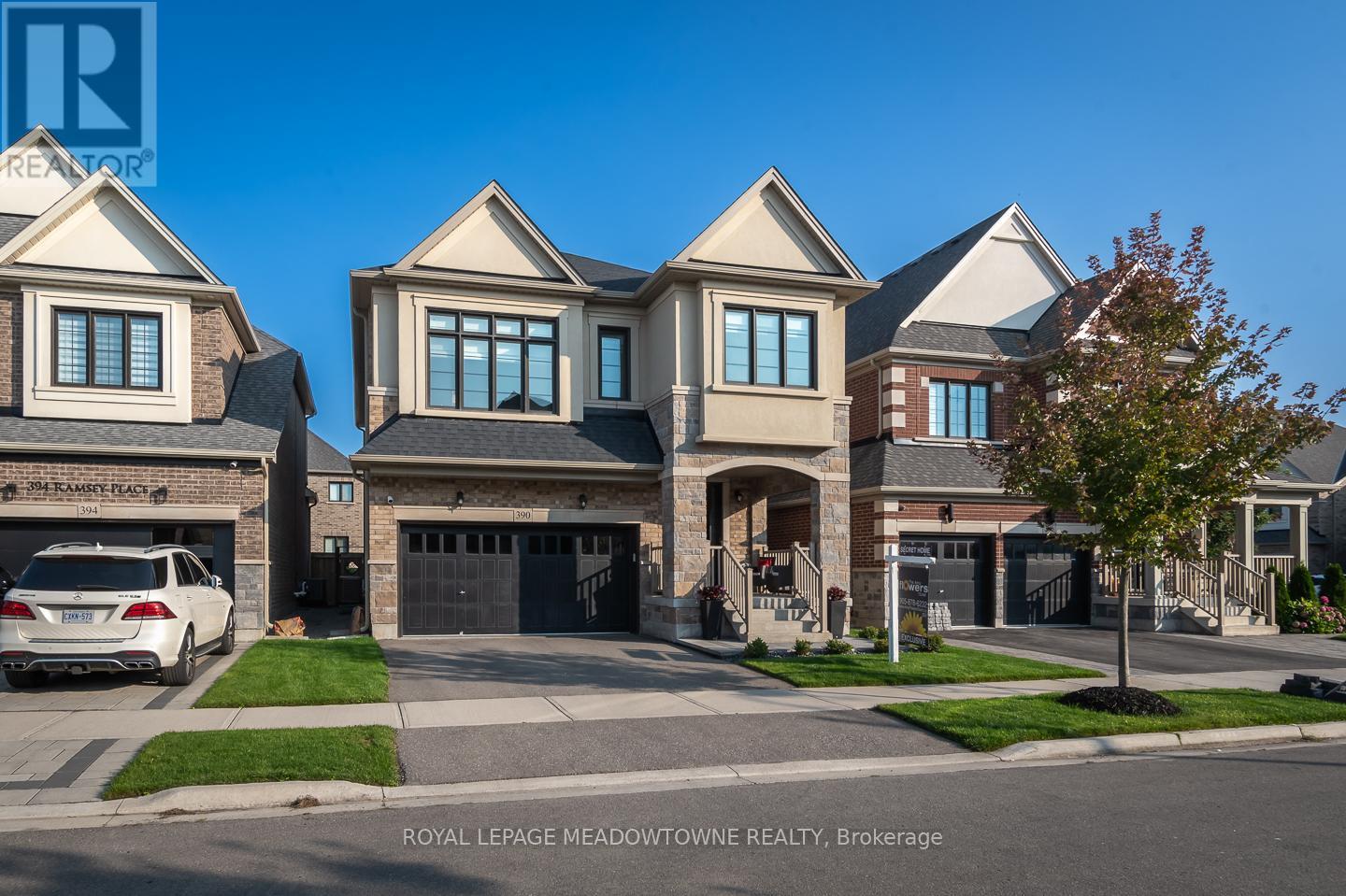 390 Ramsey Place, Milton, Ontario  L9E 1N3 - Photo 2 - W12437660