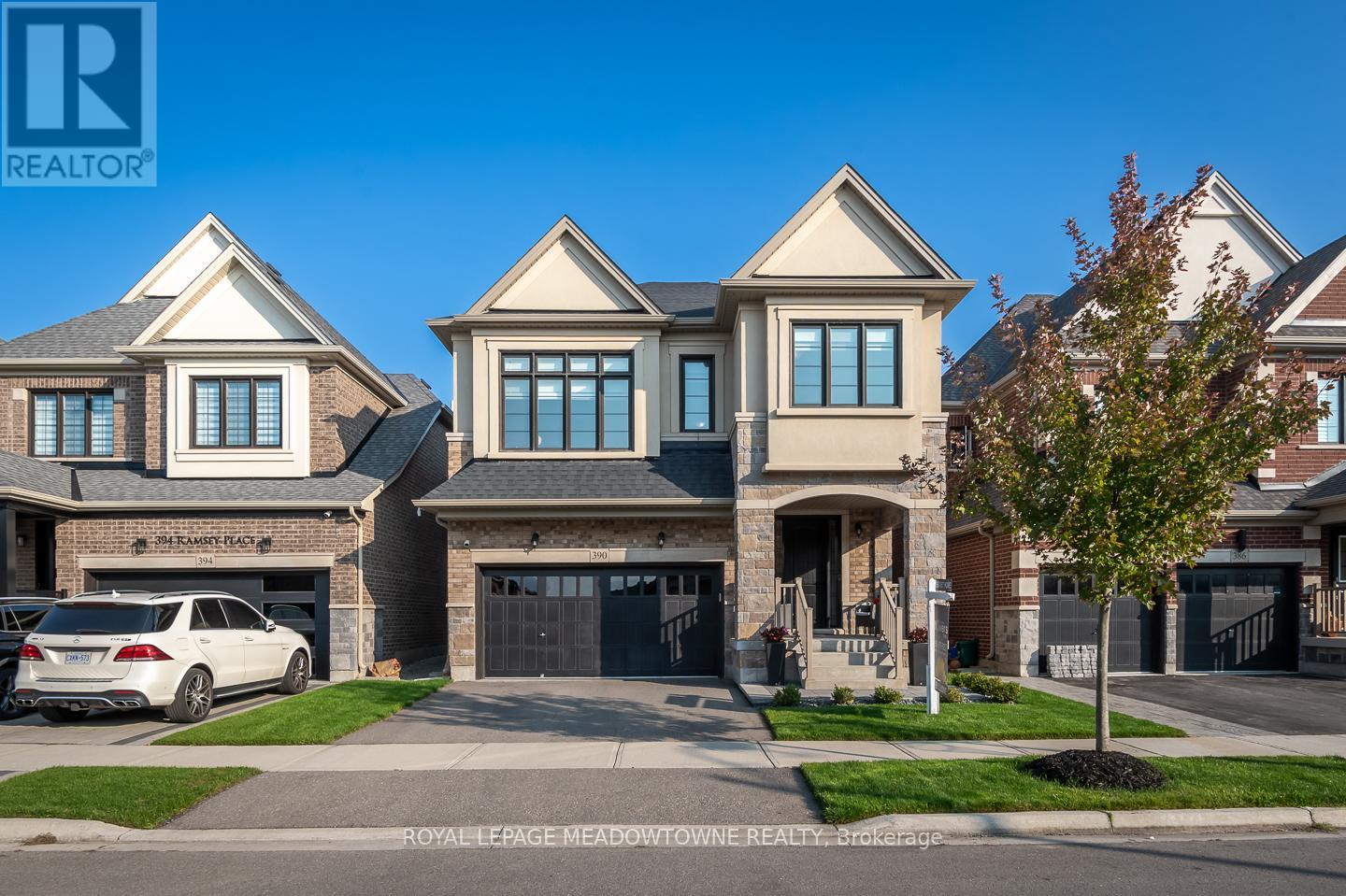 390 Ramsey Place, Milton, Ontario  L9E 1N3 - Photo 3 - W12437660