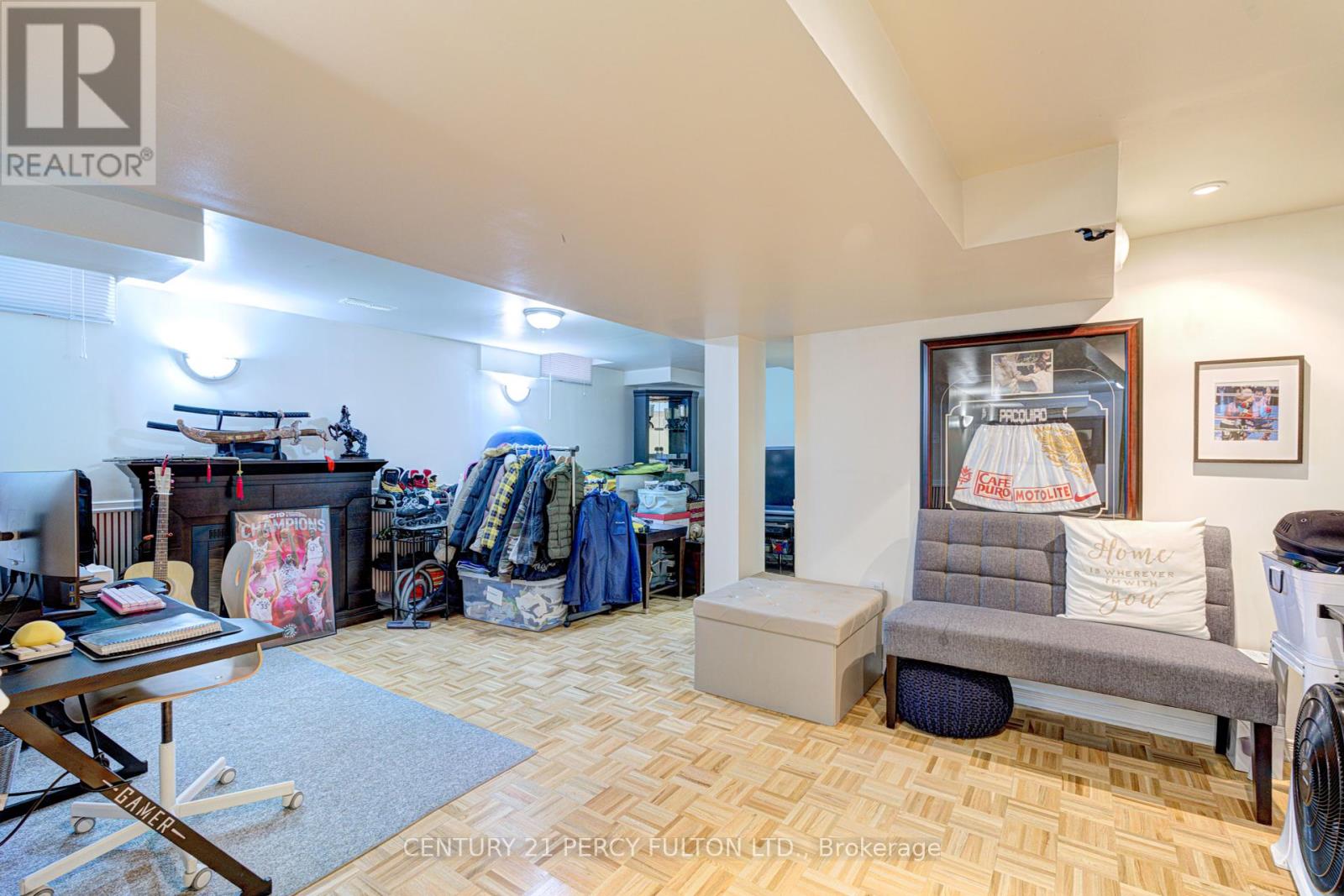 4 Dunlop Court, Brampton (Fletcher's Meadow), Ontario  L6X 4Z8 - Photo 15 - W12437664