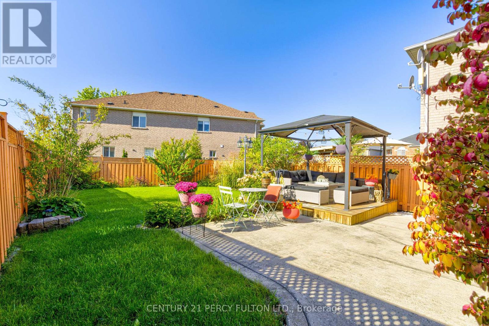 4 Dunlop Court, Brampton (Fletcher's Meadow), Ontario  L6X 4Z8 - Photo 19 - W12437664
