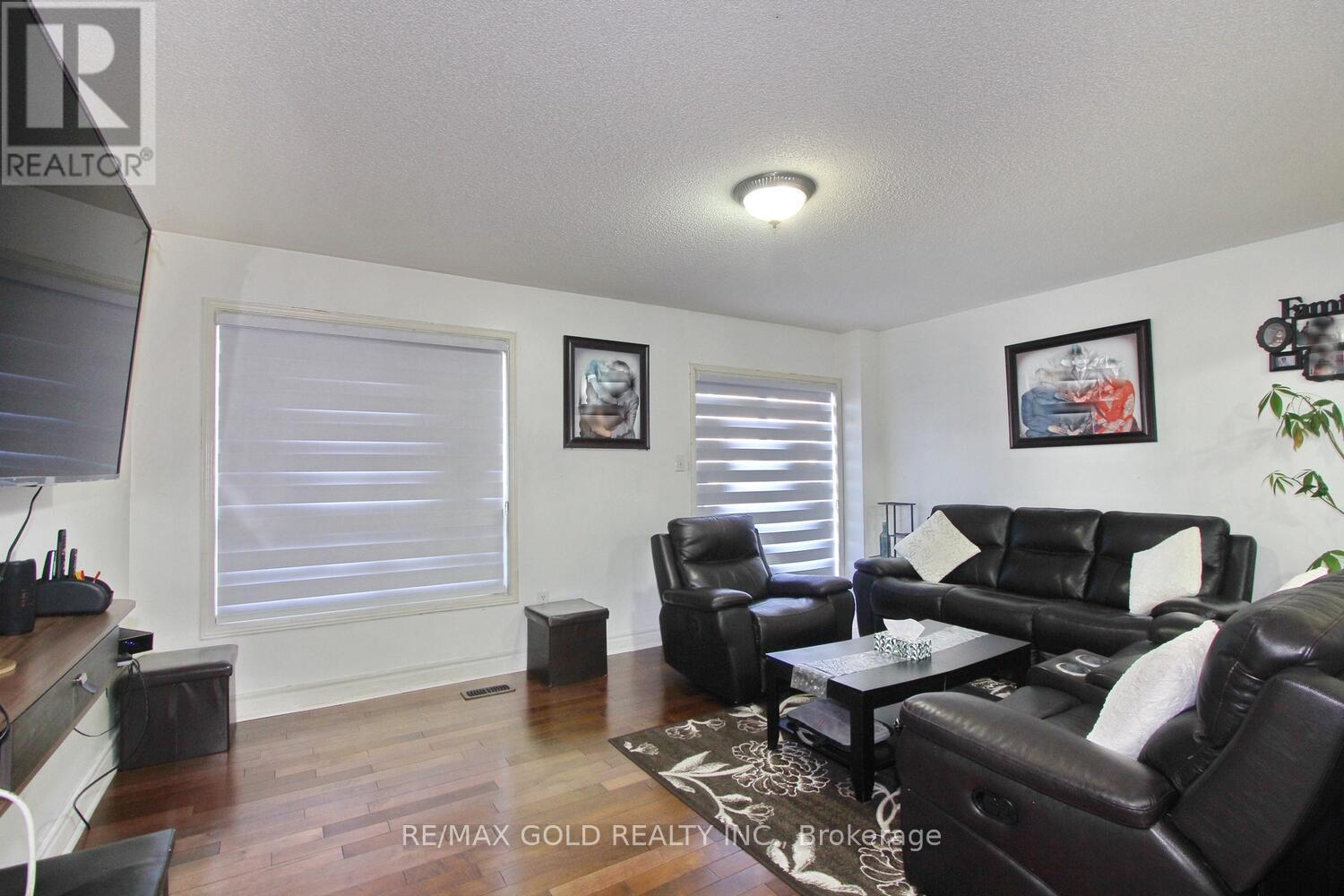 25 Wicklow Road E, Brampton, Ontario  L6X 0J6 - Photo 15 - W12437675