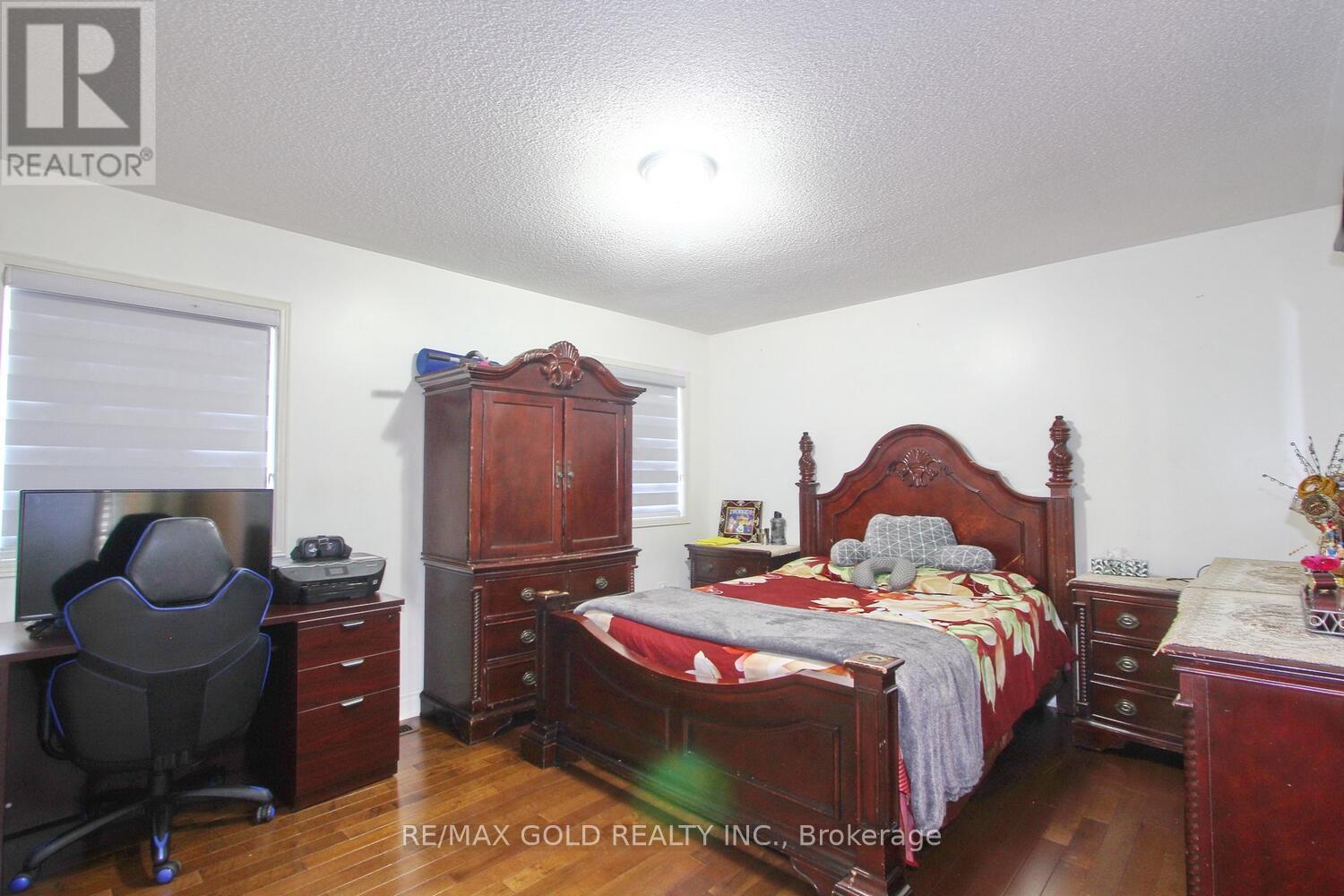 25 Wicklow Road E, Brampton, Ontario  L6X 0J6 - Photo 18 - W12437675