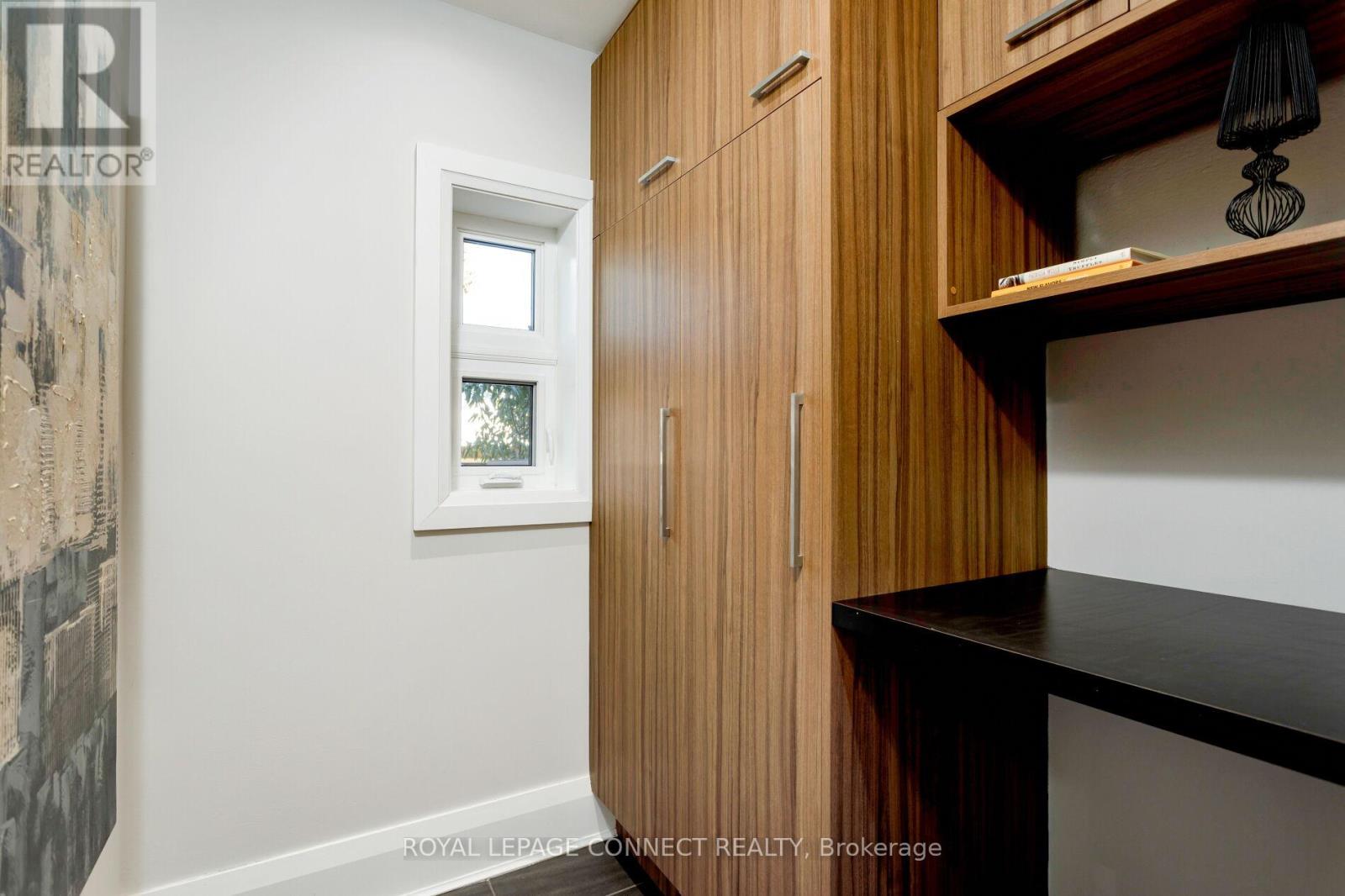 843 Windermere Avenue, Toronto, Ontario  M6S 3M5 - Photo 18 - W12437681