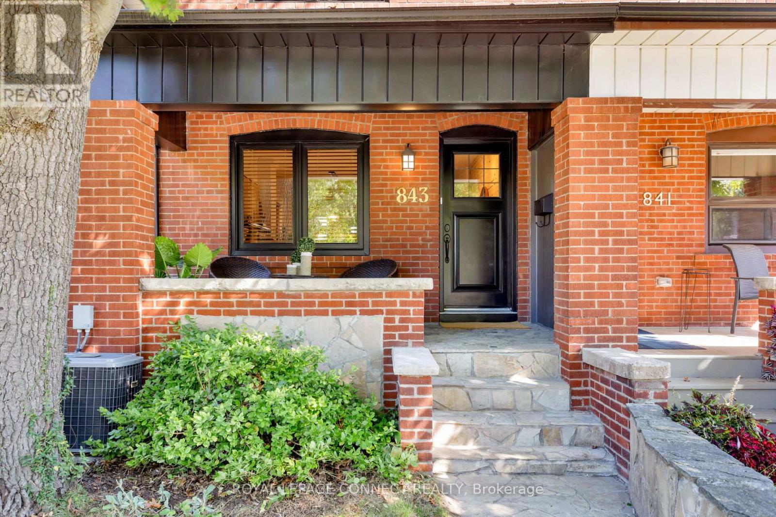 843 Windermere Avenue, Toronto, Ontario  M6S 3M5 - Photo 4 - W12437681