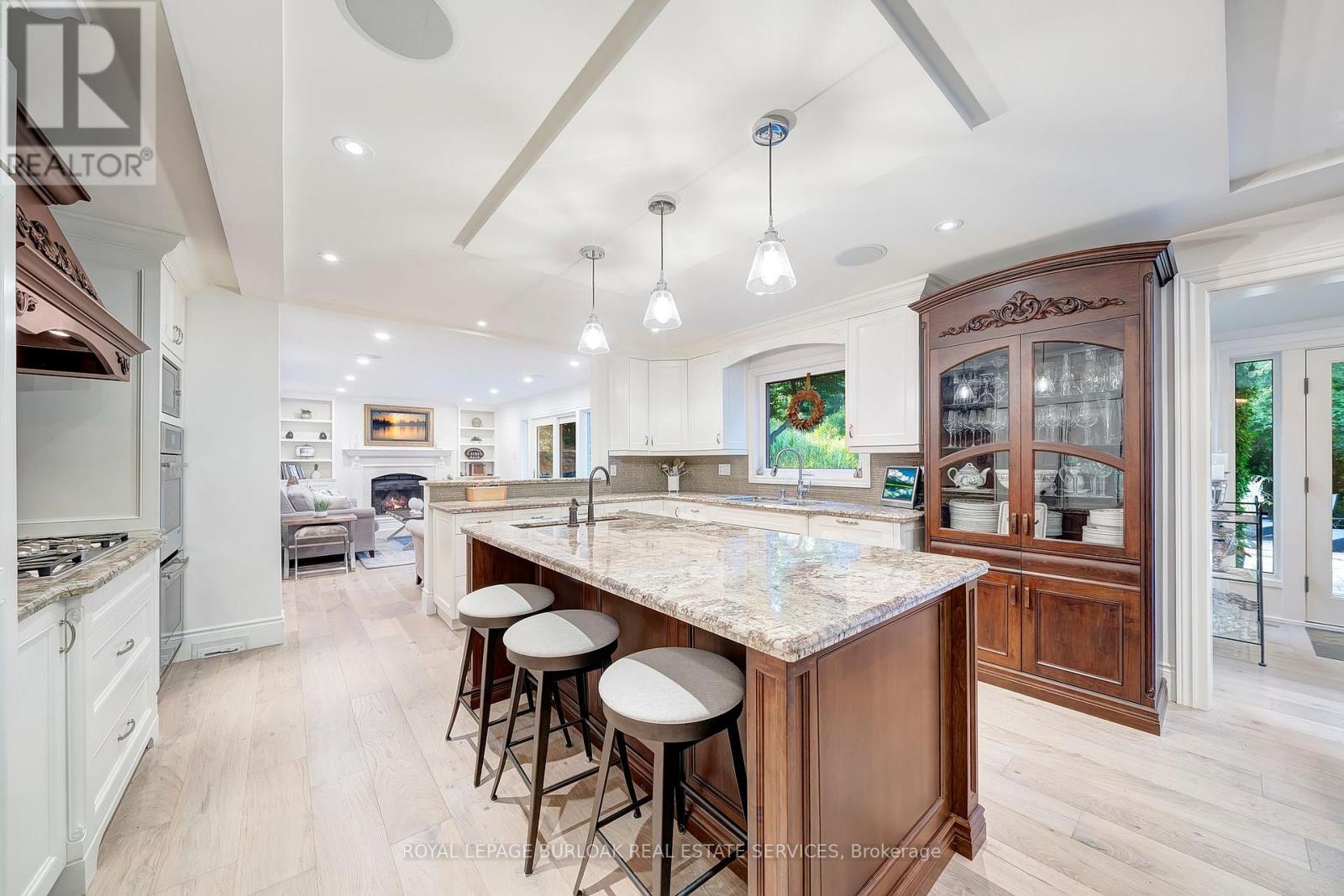 2305 Cheverie Street, Oakville, Ontario  L6J 6C5 - Photo 14 - W12437687