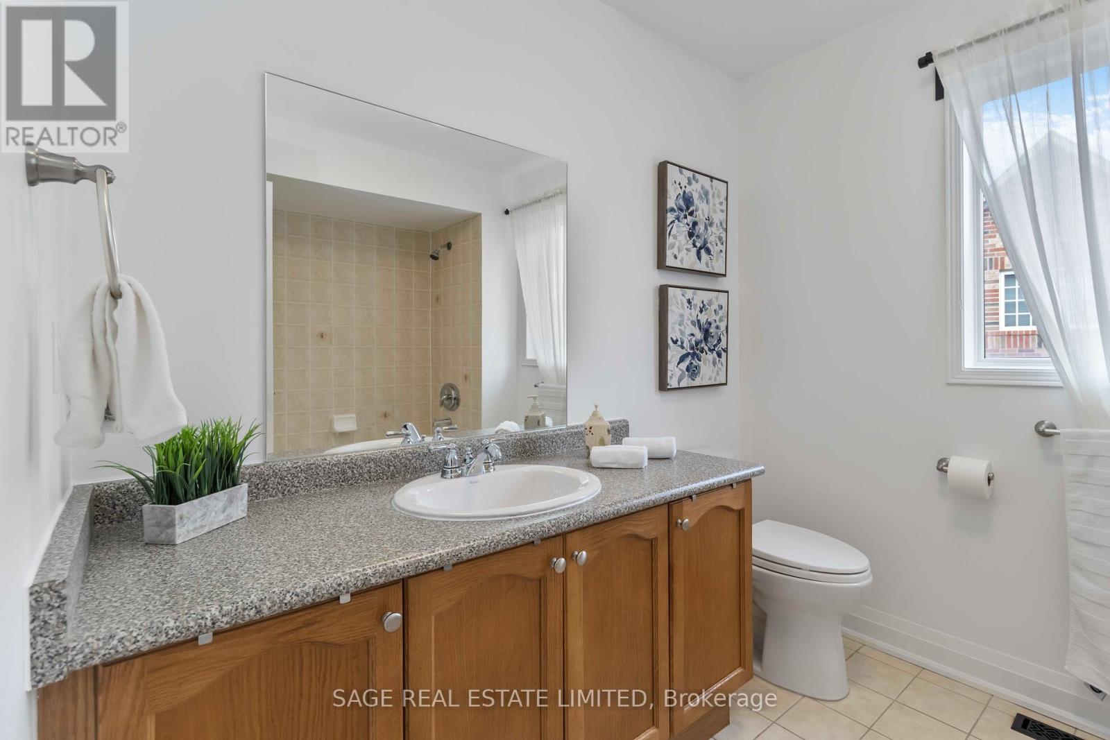 4159 Castlebury Street, Mississauga, Ontario  L5V 3C4 - Photo 33 - W12437706