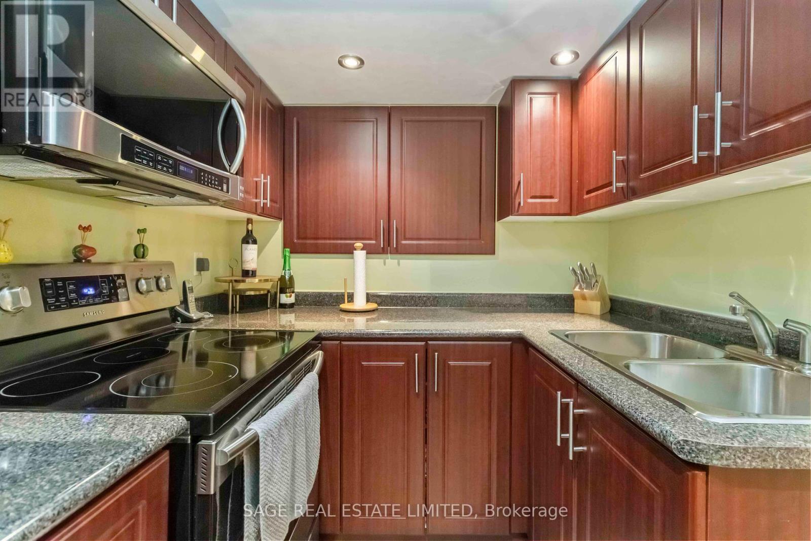 4159 Castlebury Street, Mississauga, Ontario  L5V 3C4 - Photo 40 - W12437706