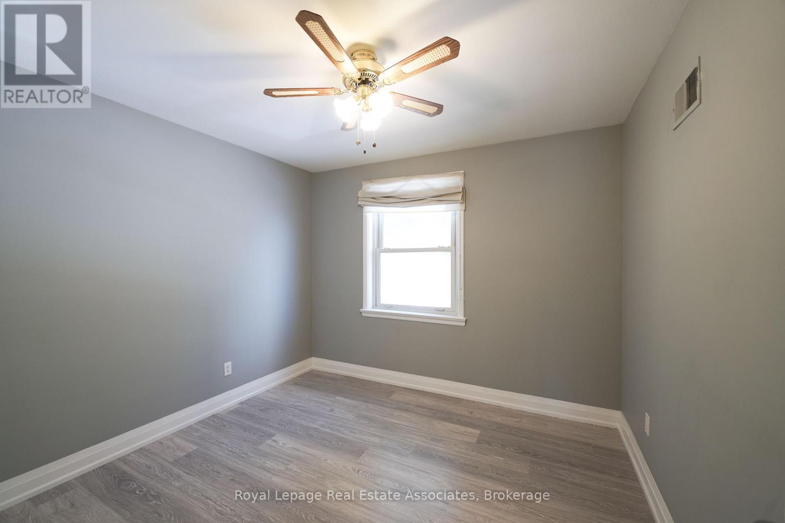 Upper - 11 Mississauga Road N, Mississauga, Ontario  L5H 2H5 - Photo 17 - W12437707