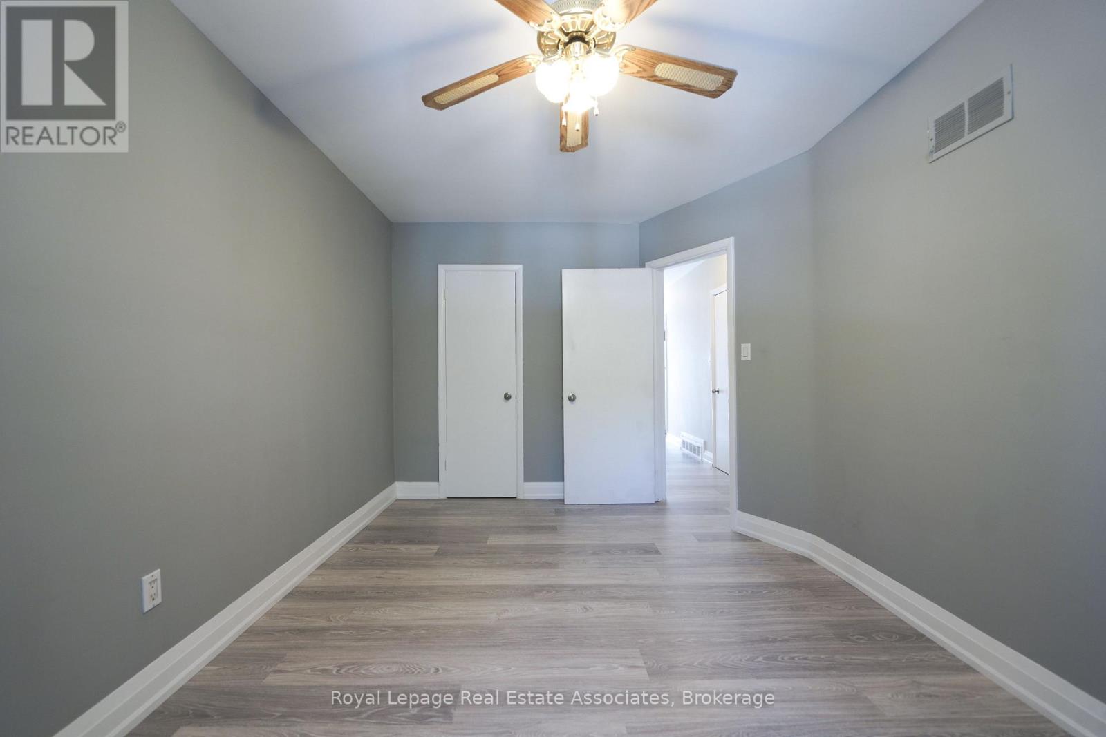 Upper - 11 Mississauga Road N, Mississauga, Ontario  L5H 2H5 - Photo 19 - W12437707