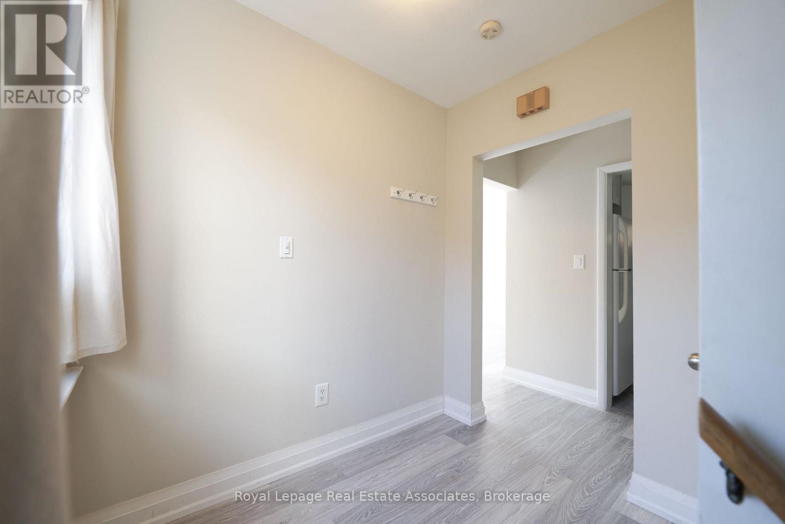 Upper - 11 Mississauga Road N, Mississauga, Ontario  L5H 2H5 - Photo 23 - W12437707