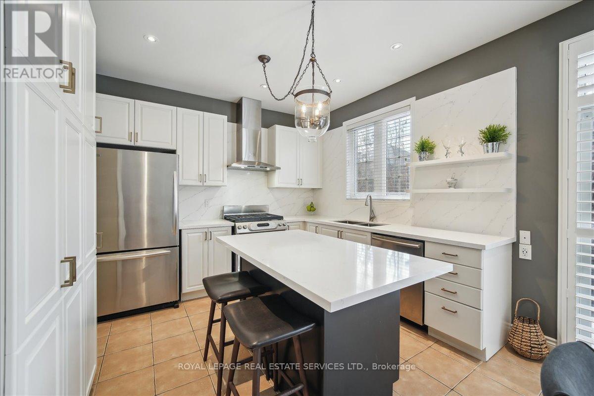 2313 Blue Oak Circle, Oakville, Ontario  L6M 5J3 - Photo 16 - W12437708