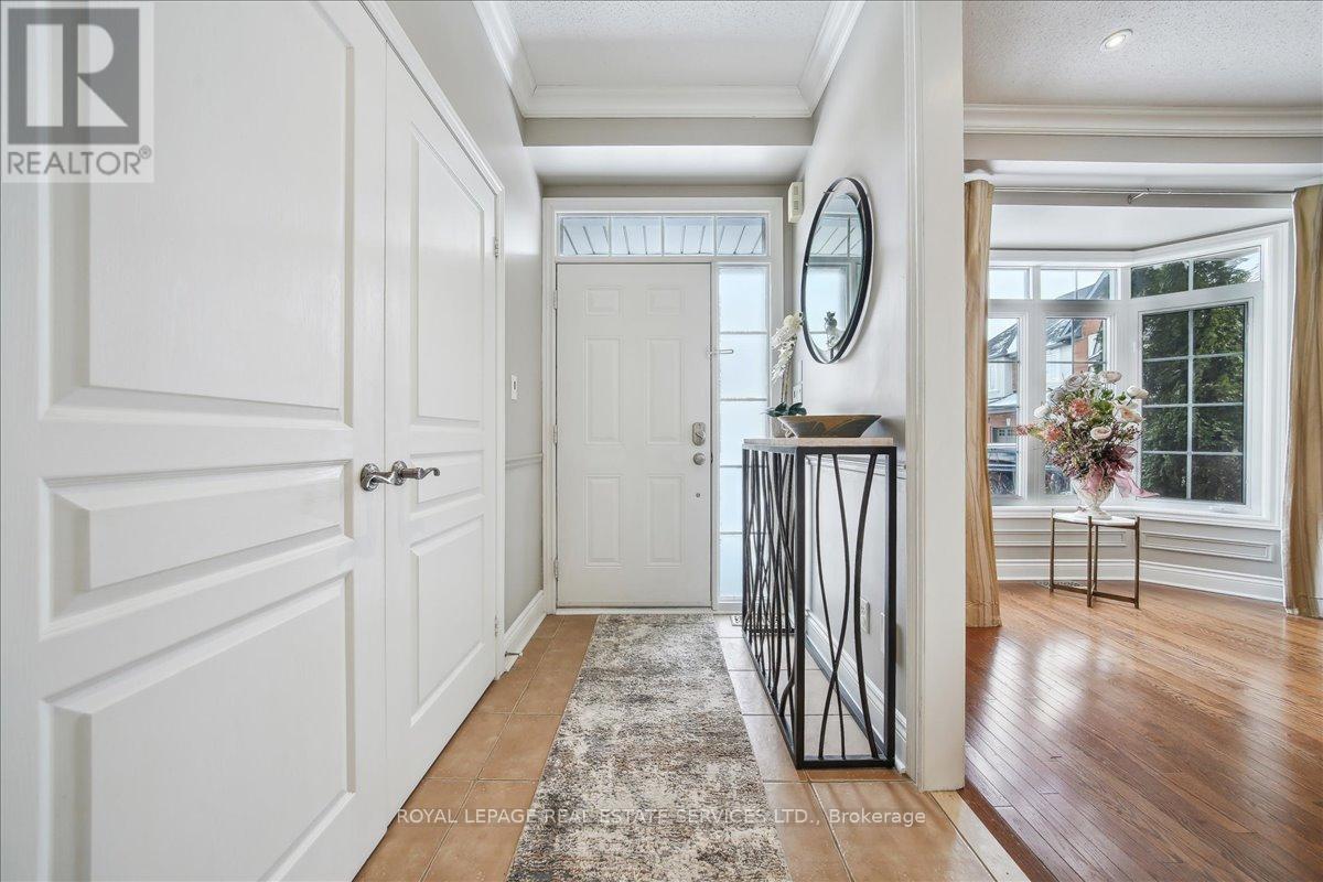2313 Blue Oak Circle, Oakville, Ontario  L6M 5J3 - Photo 9 - W12437708
