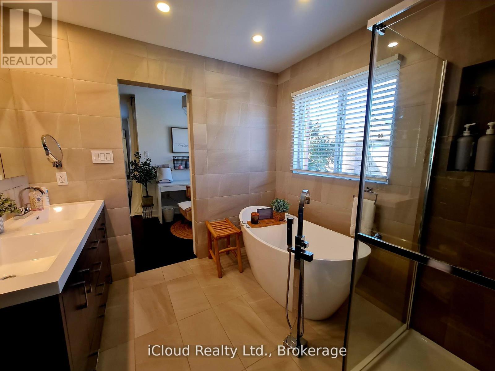 22 Fallgate Drive, Brampton, Ontario  L6X 0R5 - Photo 13 - W12437743