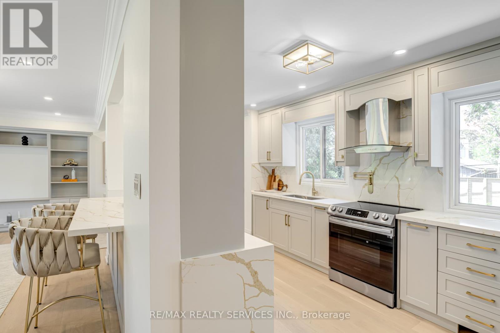 5133 Cherryhill Crescent, Burlington, Ontario  L7L 4B8 - Photo 15 - W12437753