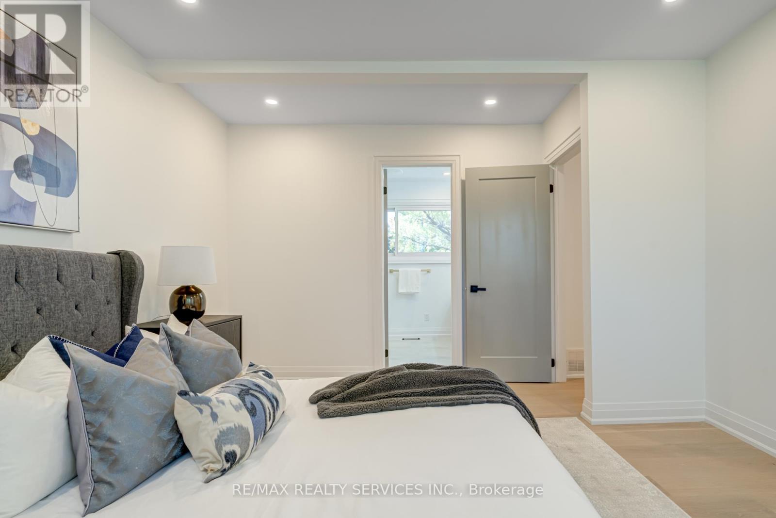 5133 Cherryhill Crescent, Burlington, Ontario  L7L 4B8 - Photo 23 - W12437753