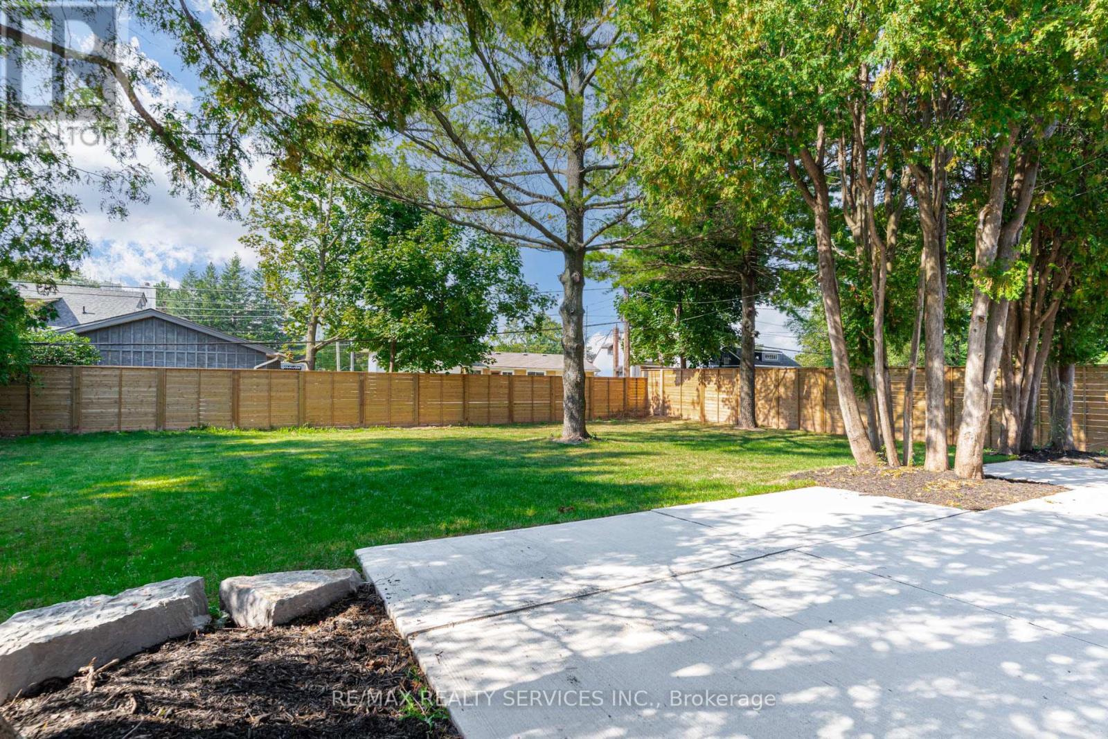 5133 Cherryhill Crescent, Burlington, Ontario  L7L 4B8 - Photo 37 - W12437753