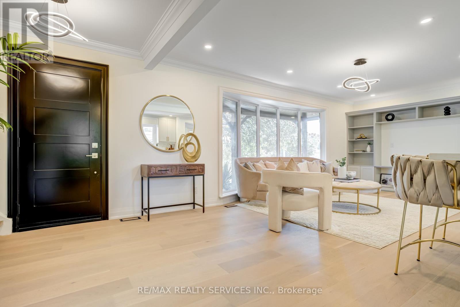 5133 Cherryhill Crescent, Burlington, Ontario  L7L 4B8 - Photo 4 - W12437753