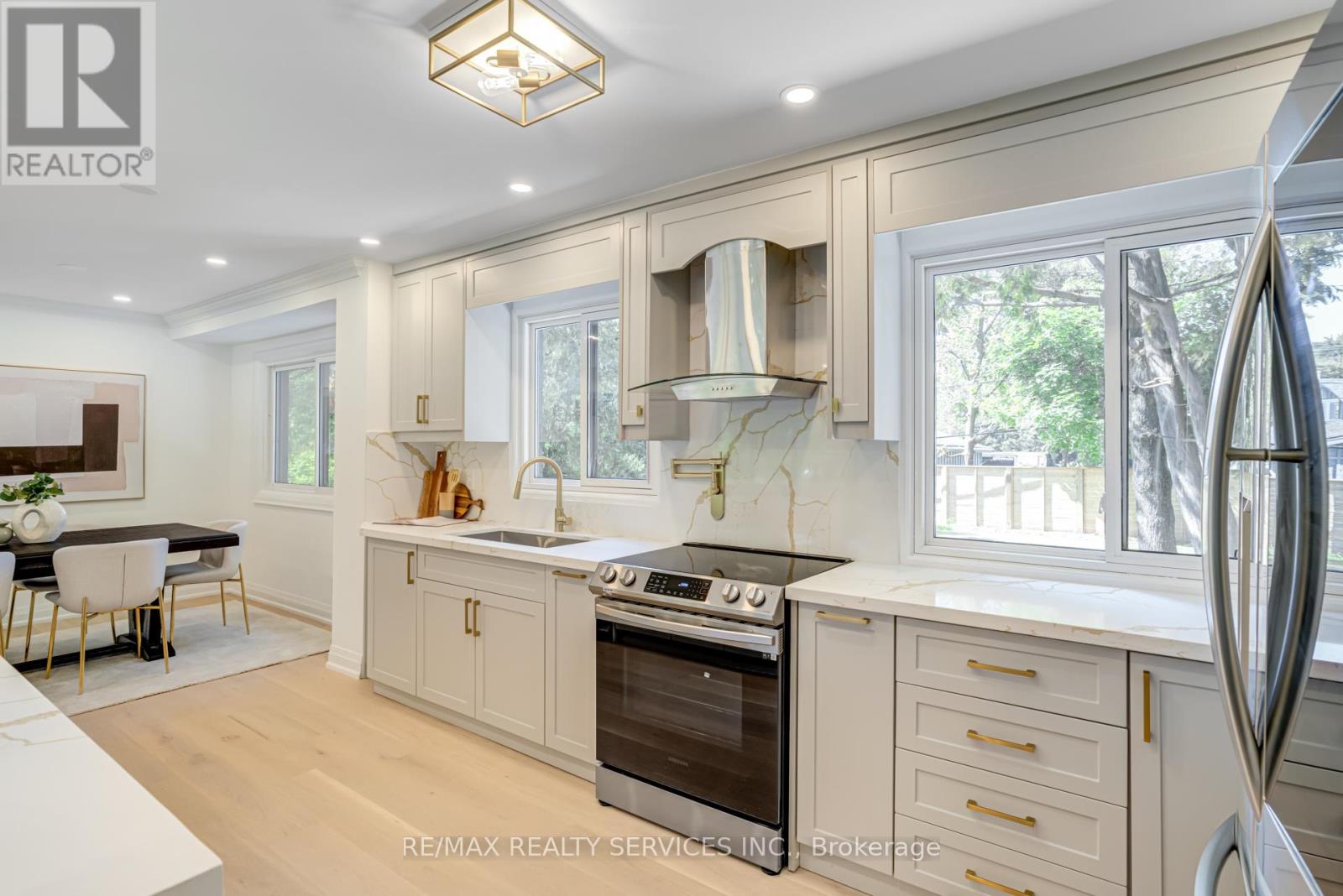 5133 Cherryhill Crescent, Burlington, Ontario  L7L 4B8 - Photo 8 - W12437753
