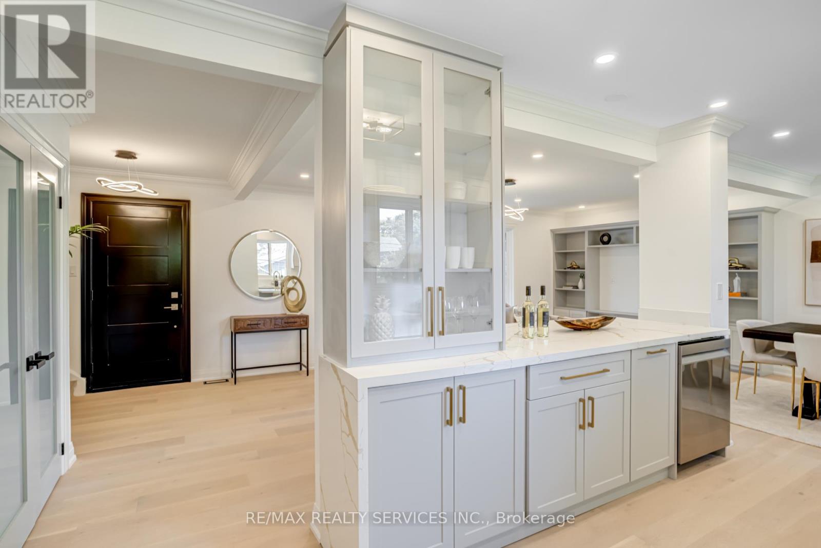 5133 Cherryhill Crescent, Burlington, Ontario  L7L 4B8 - Photo 9 - W12437753