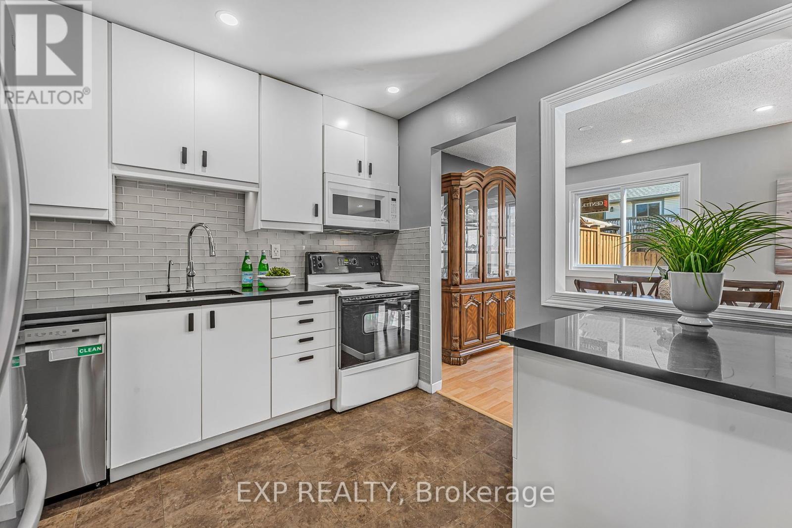 70 - 6797 Formentera Avenue, Mississauga, Ontario  L5N 2L6 - Photo 10 - W12437755