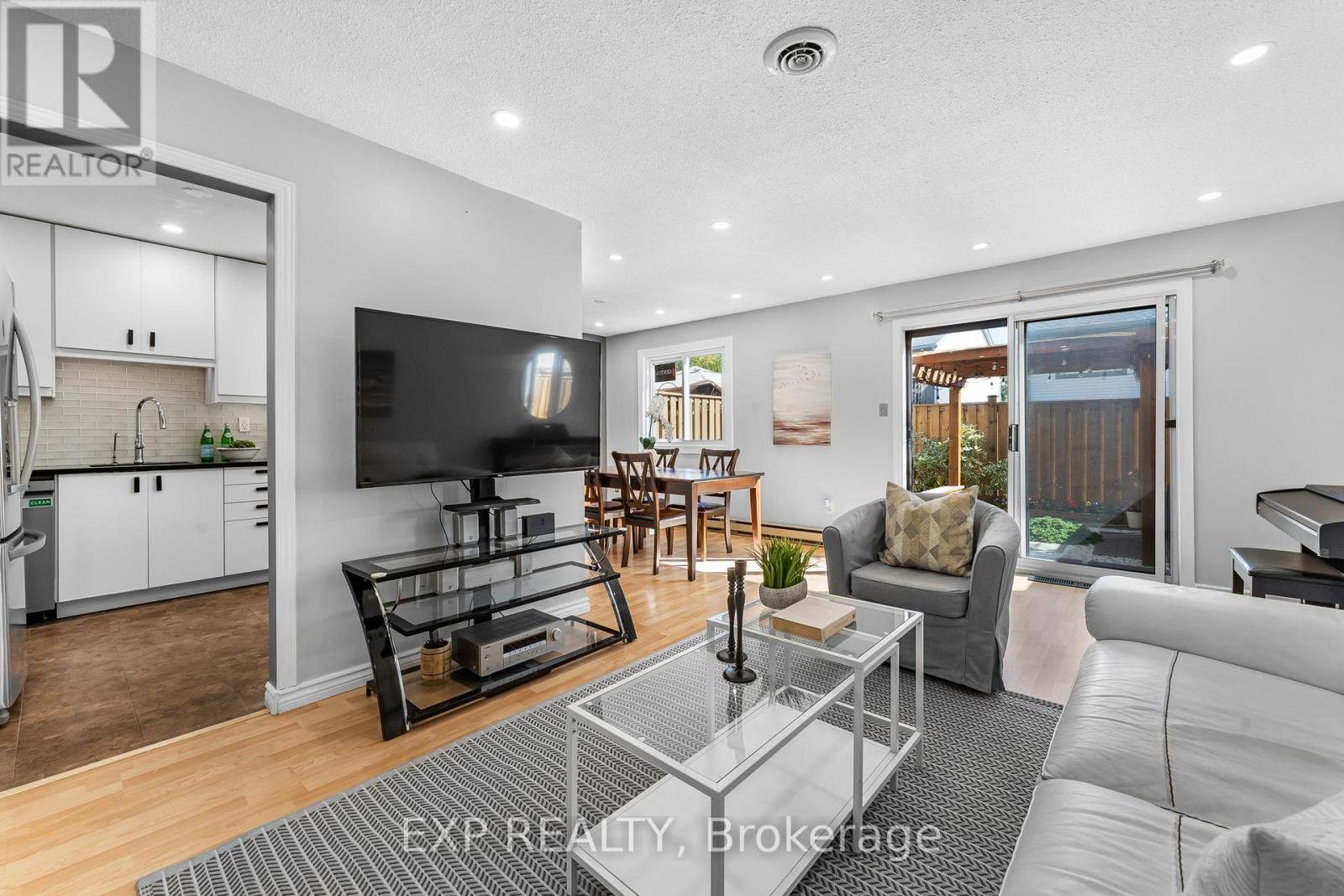 70 - 6797 Formentera Avenue, Mississauga, Ontario  L5N 2L6 - Photo 7 - W12437755