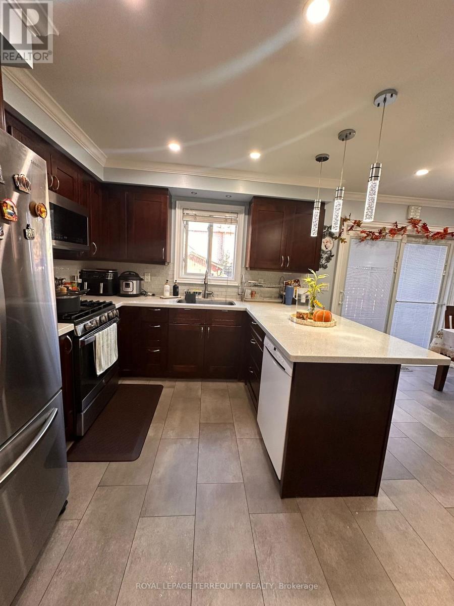 3836 Ridgepoint Way, Mississauga, Ontario  L5N 7T7 - Photo 28 - W12437761