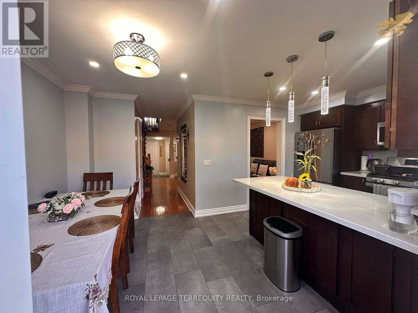 3836 Ridgepoint Way, Mississauga, Ontario  L5N 7T7 - Photo 33 - W12437761