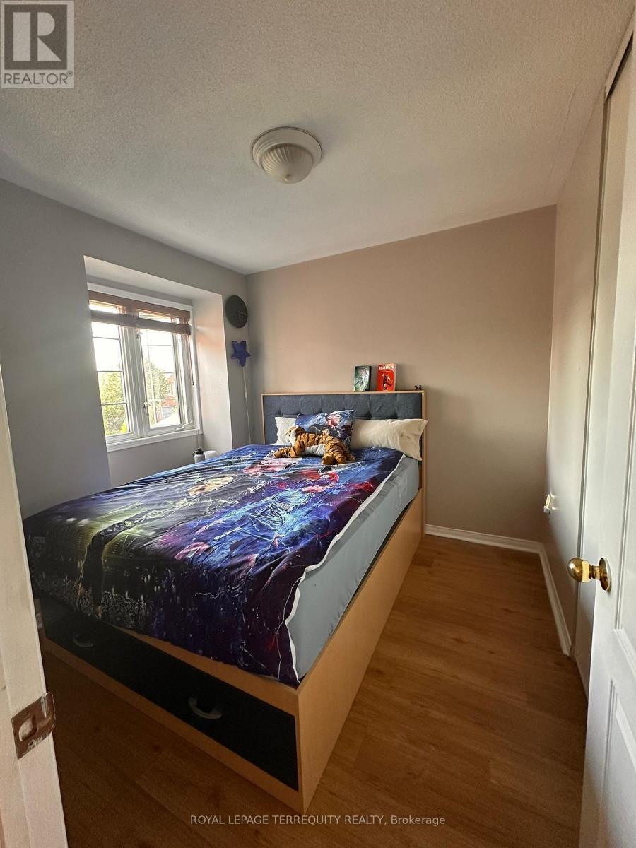 3836 Ridgepoint Way, Mississauga, Ontario  L5N 7T7 - Photo 7 - W12437761
