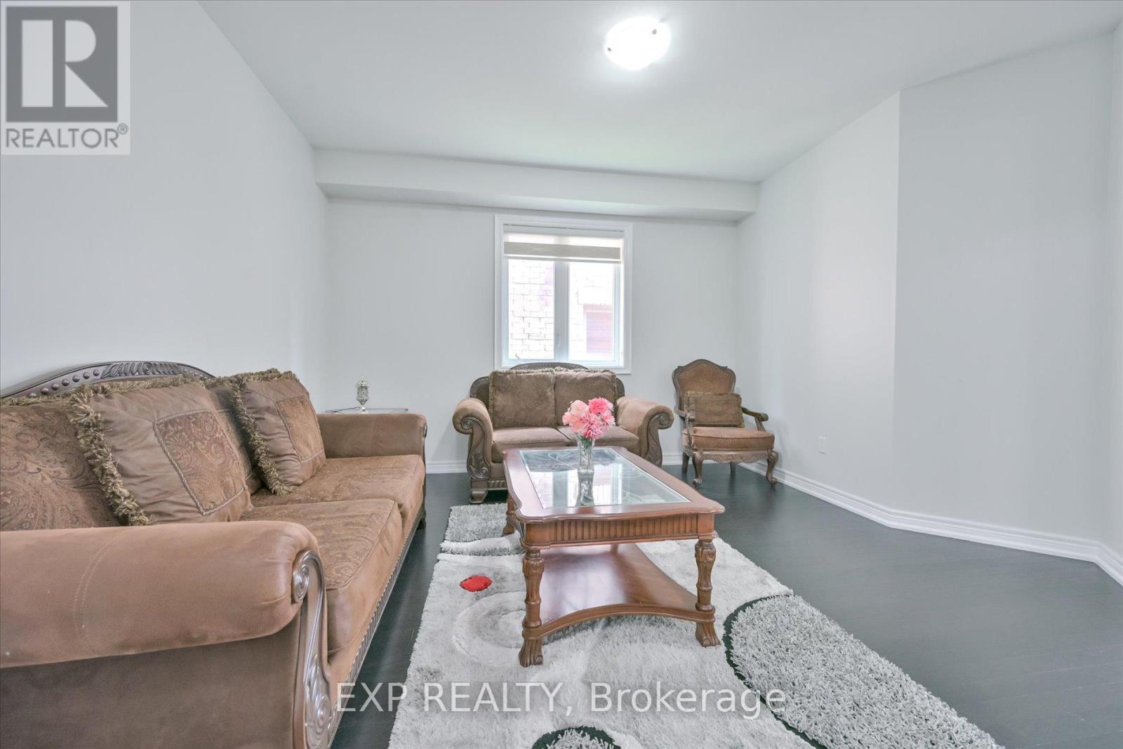 83 Parity Road, Brampton, Ontario  L6X 5N1 - Photo 6 - W12437763