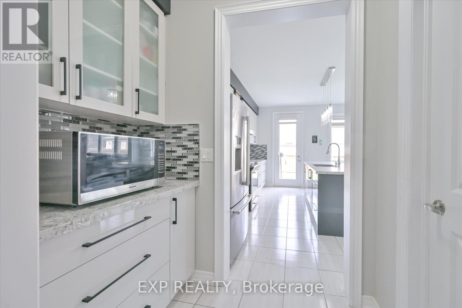 83 Parity Road, Brampton, Ontario  L6X 5N1 - Photo 9 - W12437763
