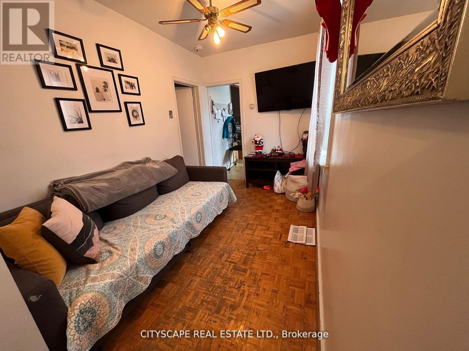 244 Rosethorn Avenue, Toronto, Ontario  M6M 3L1 - Photo 11 - W12437769